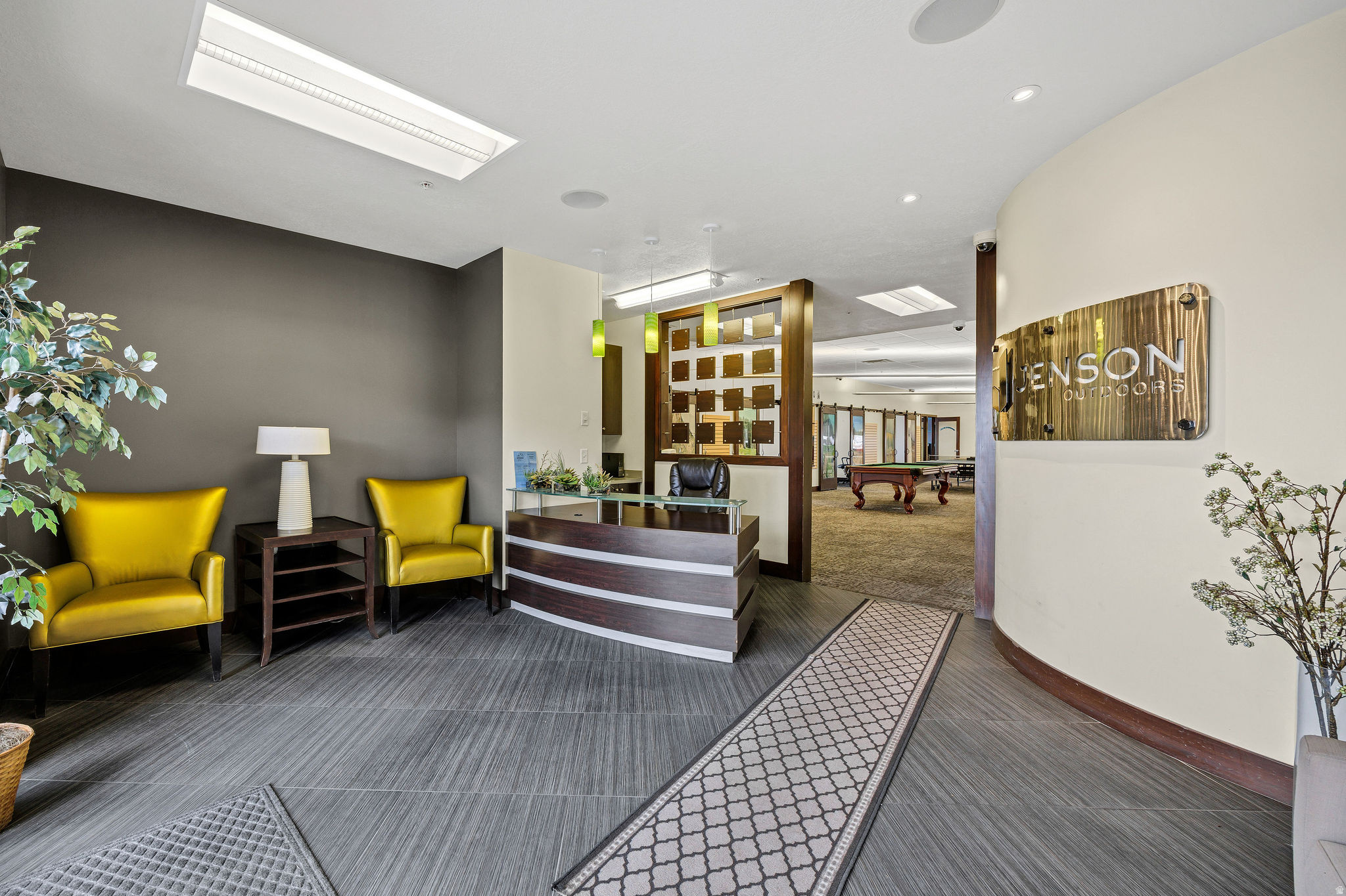 MALOUF SLEEP CONDOMINIUMS - Commercial Lease