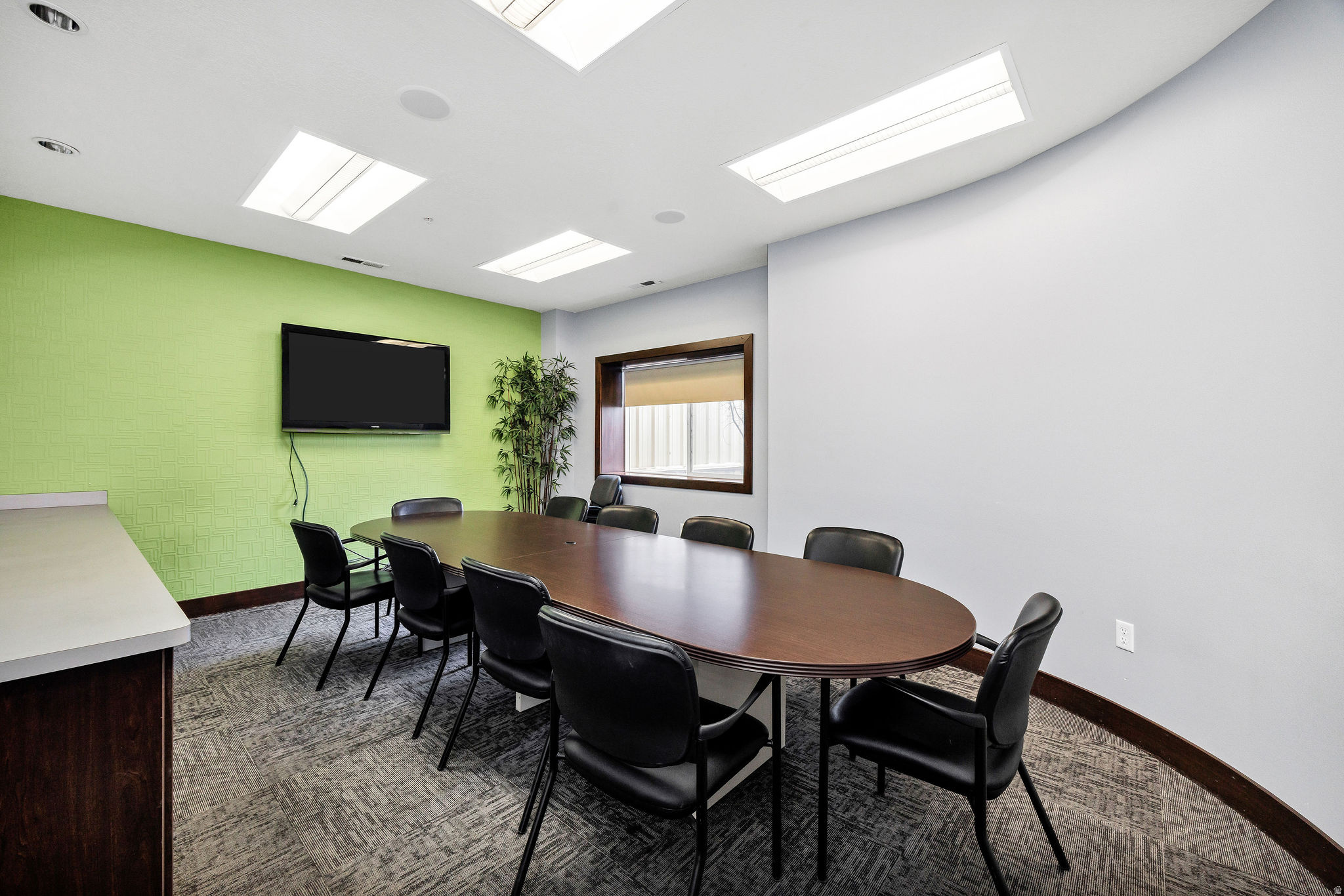 MALOUF SLEEP CONDOMINIUMS - Commercial Lease