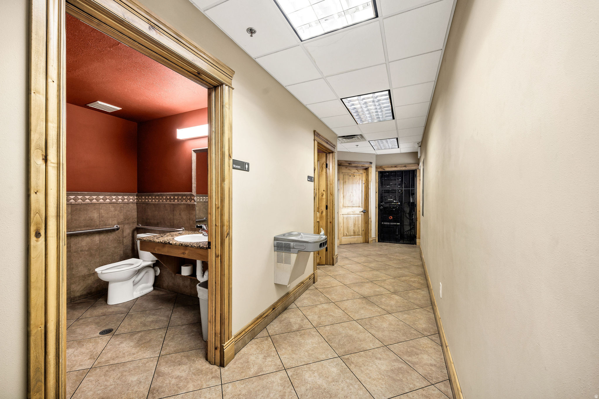 MALOUF SLEEP CONDOMINIUMS - Commercial Lease