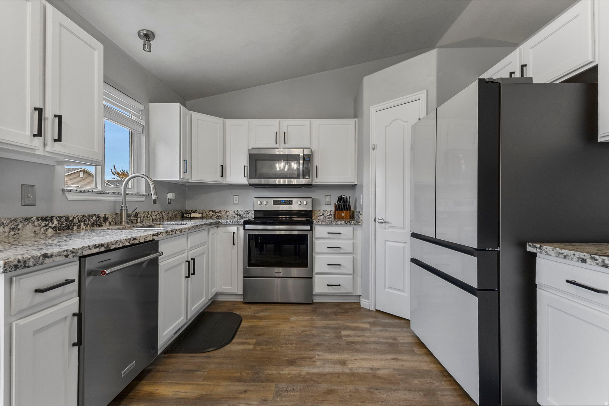 EASTLAND ESTATES - Residential