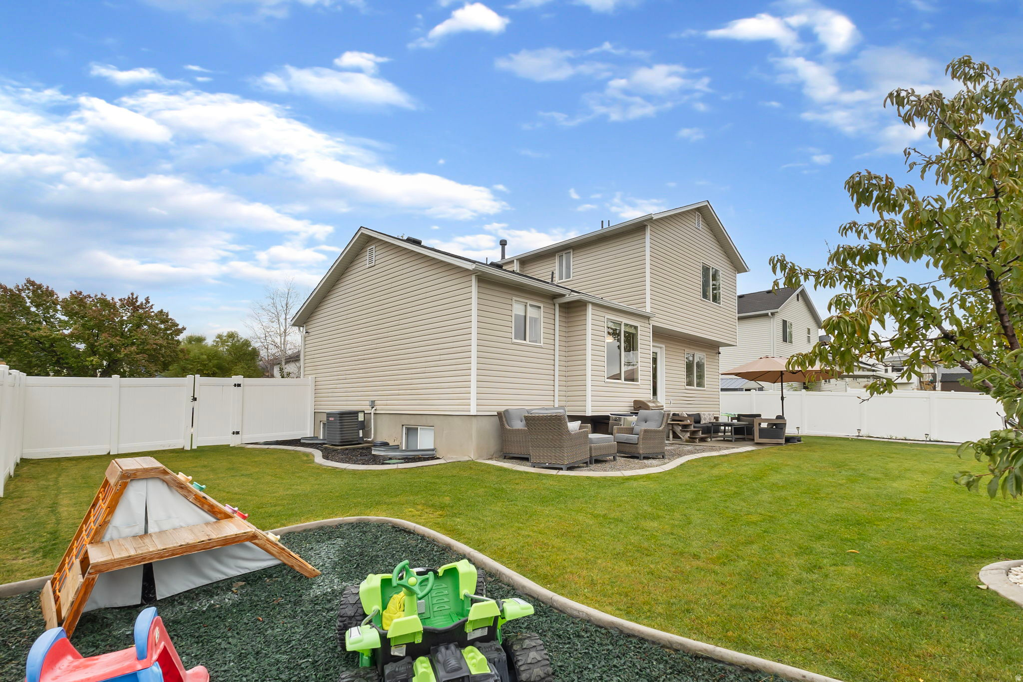 EASTLAND ESTATES - Residential