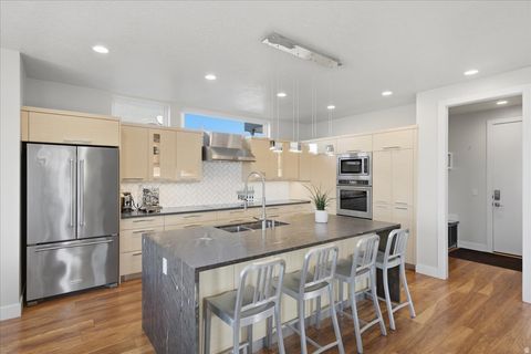 Tiny photo for 2758 S MELBOURNE ST, Salt Lake City, UT 84106 (MLS # 2135156)