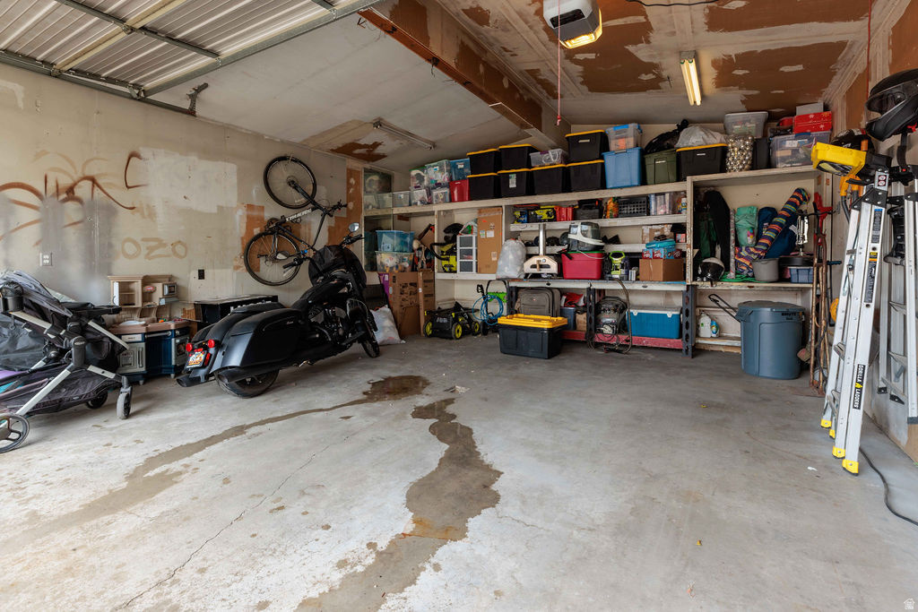 BETWEEN 5TH & 6TH AVE - Residential