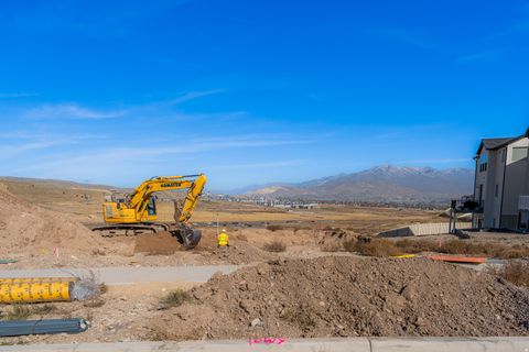 Photo of 1492 W RUSSO DR #701, Saratoga Springs, UT 84045 (MLS # 2118694)