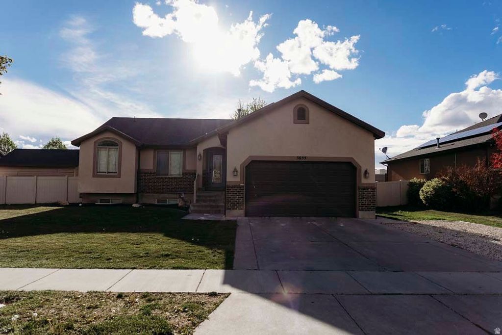 Photo of 5655 S 4525 W, Hooper, UT 84315 (MLS # 2152987)