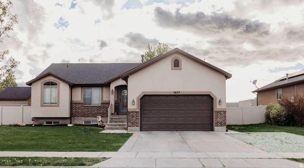 Photo of 5655 S 4525 W, Hooper, UT 84315 (MLS # 2152987)