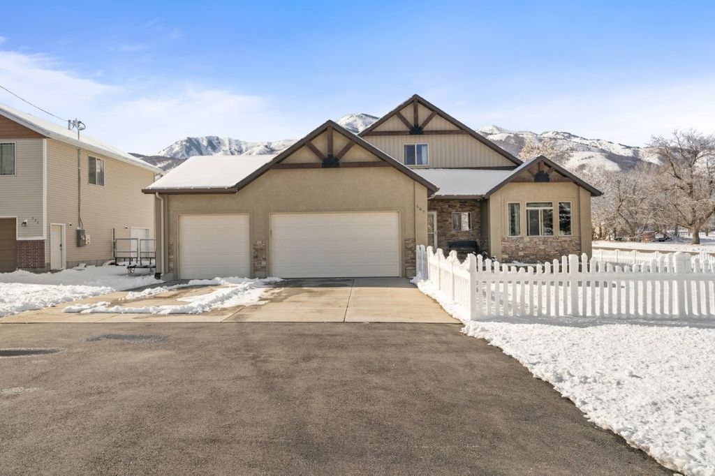Photo of 507 S 200 W, Wellsville, UT 84339 (MLS # 2137982)