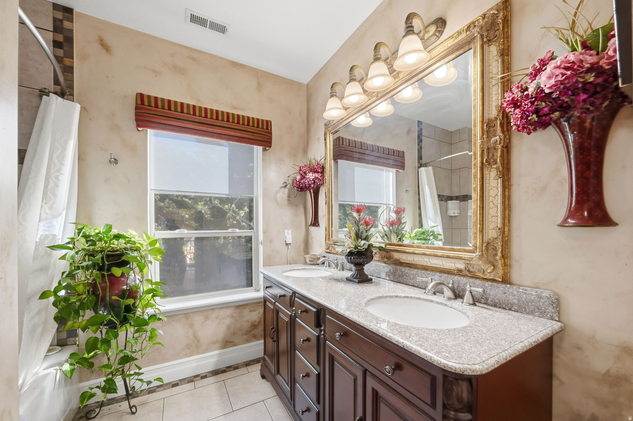 SOUTH MOUNTAIN - Residential