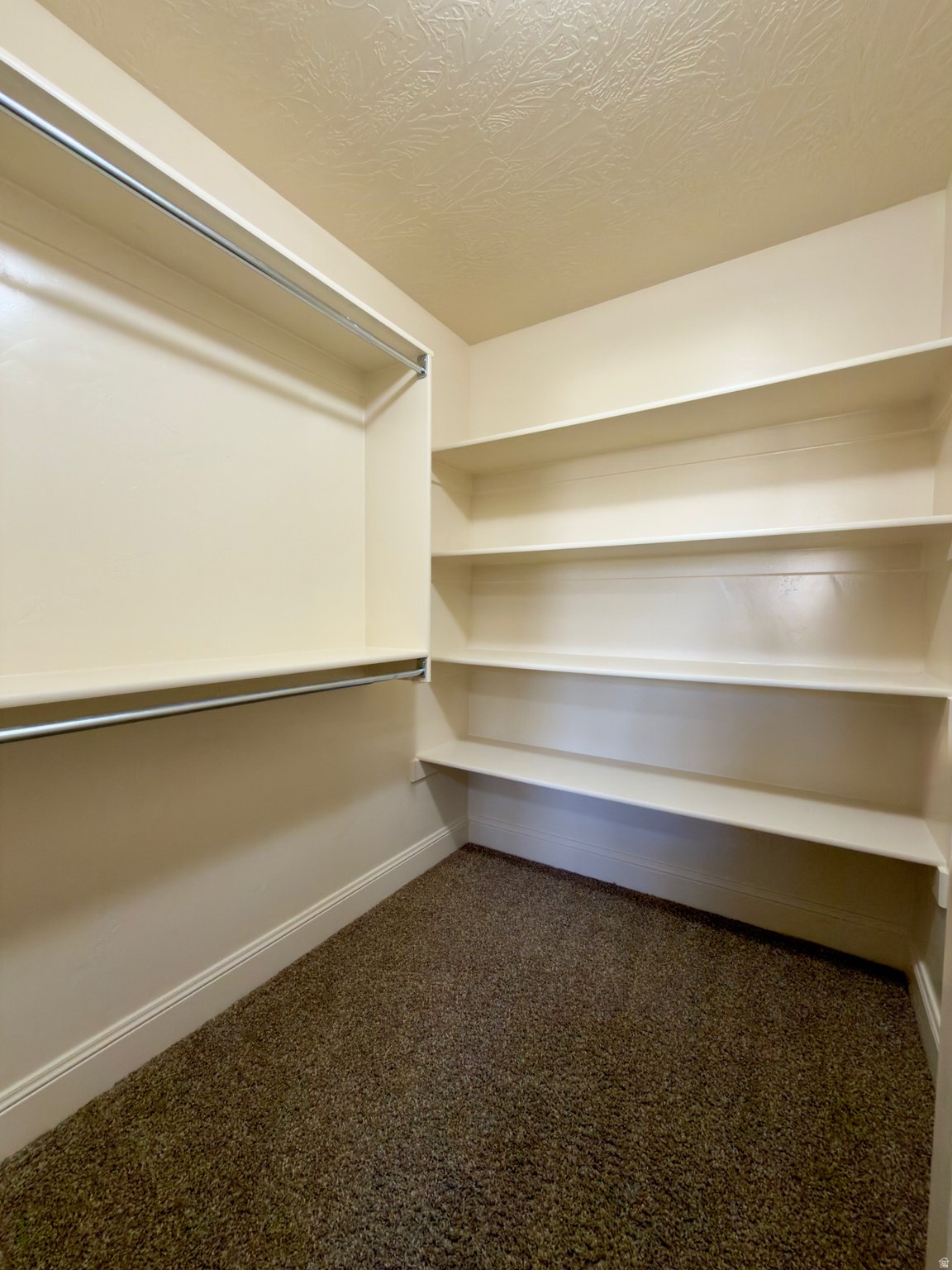 BANBURY COURT - Residential