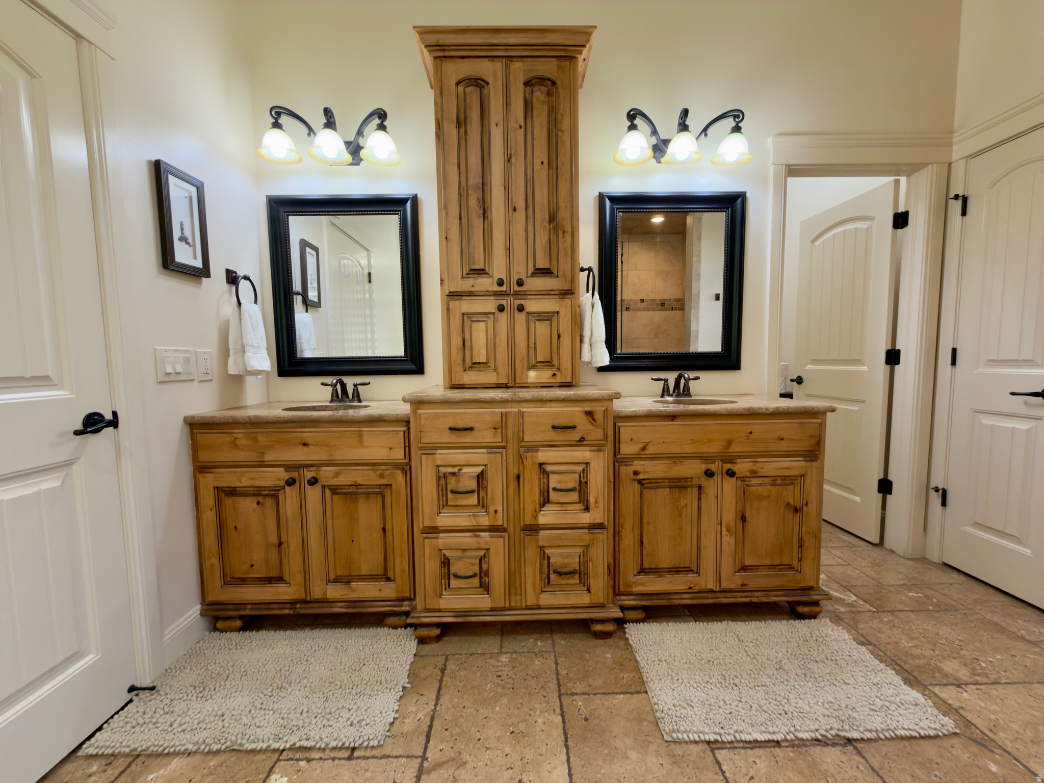 BANBURY COURT - Residential