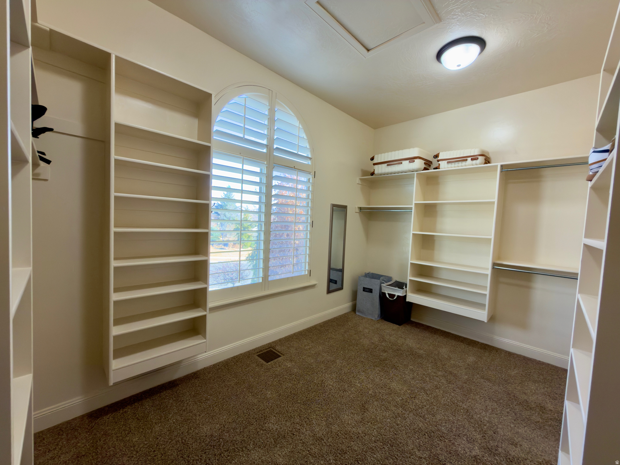 BANBURY COURT - Residential