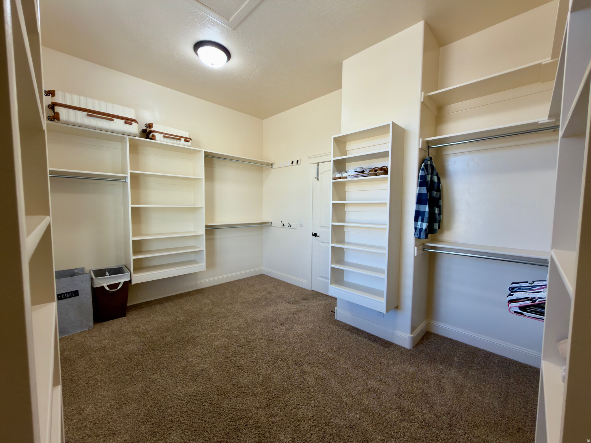 BANBURY COURT - Residential