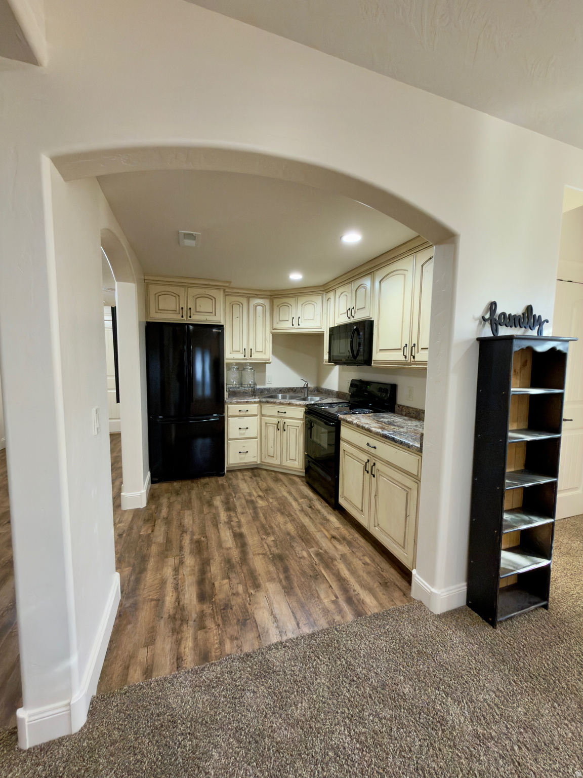 BANBURY COURT - Residential