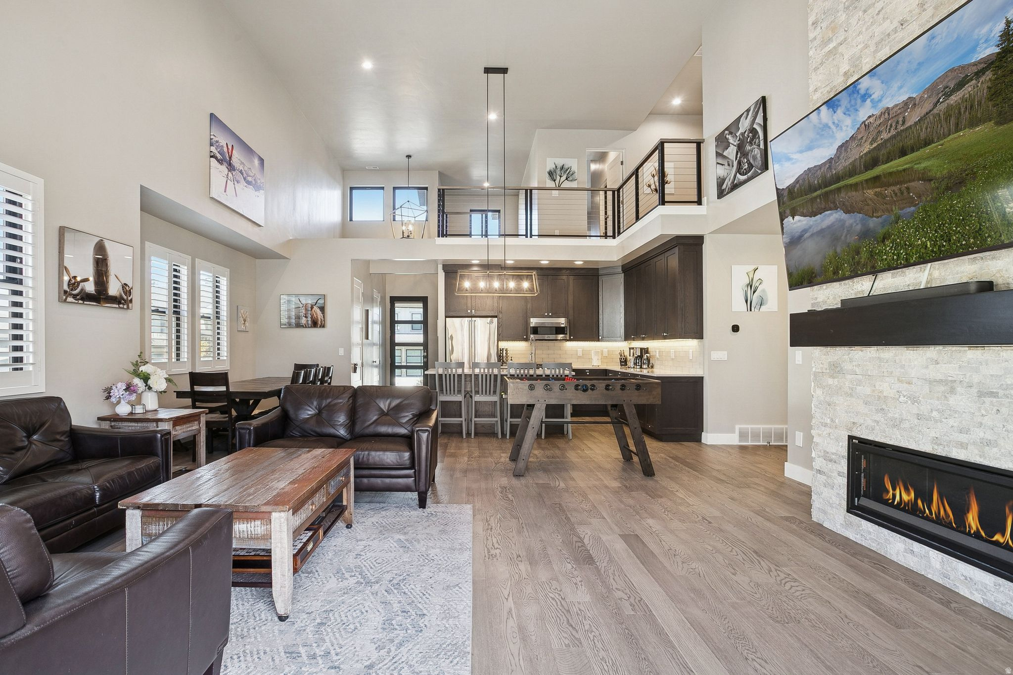 MAYFLOWER LAKESIDE - Residential