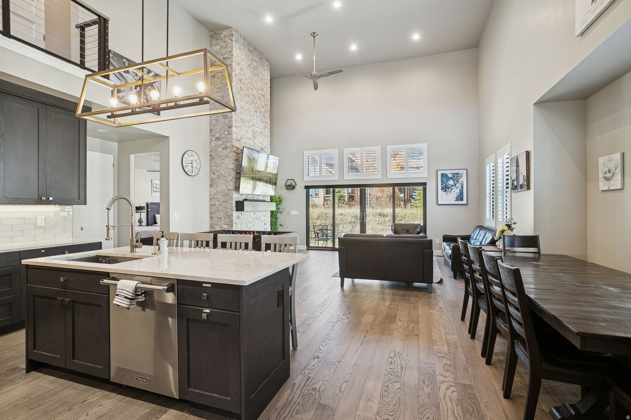 MAYFLOWER LAKESIDE - Residential