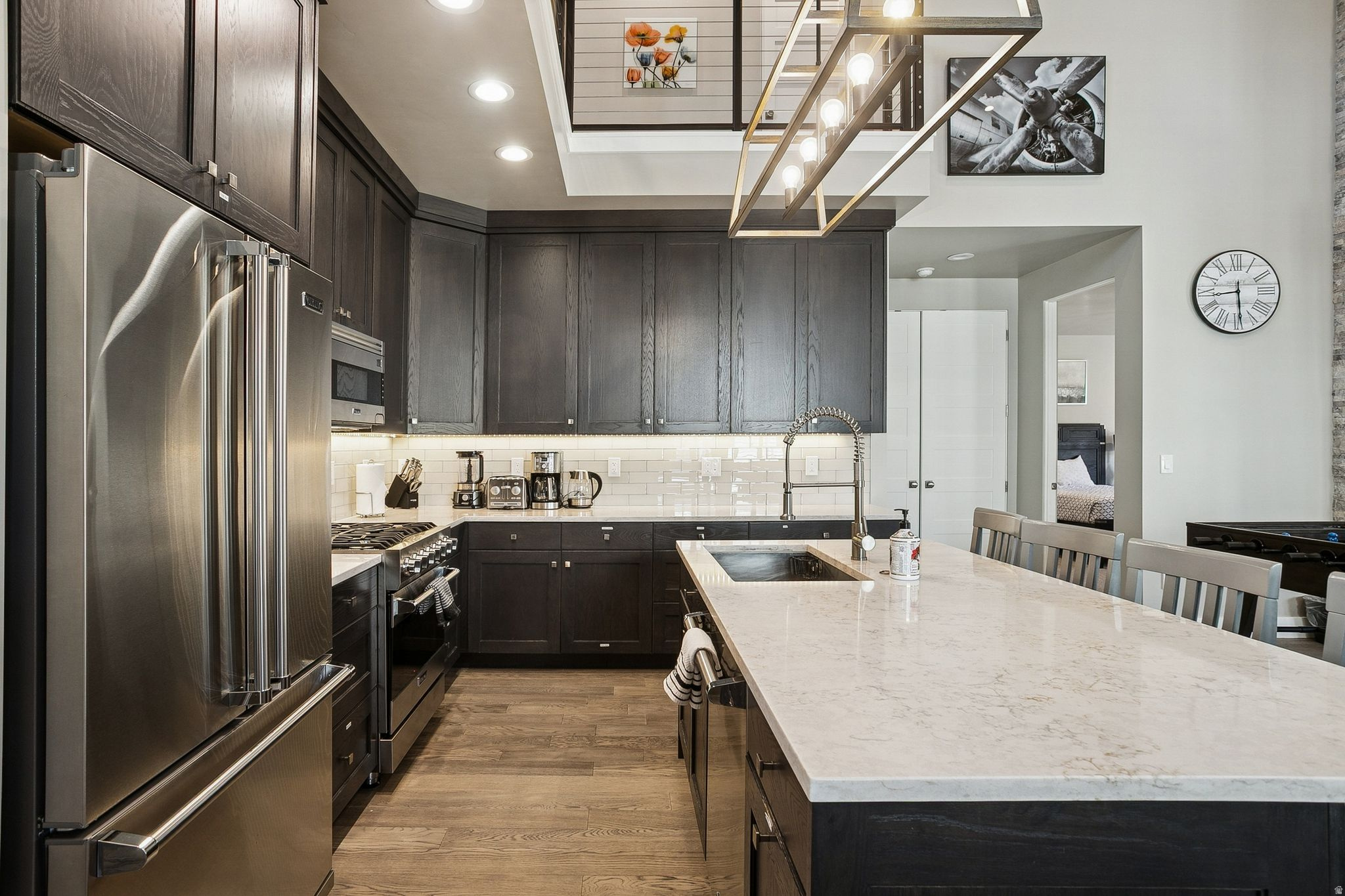 MAYFLOWER LAKESIDE - Residential