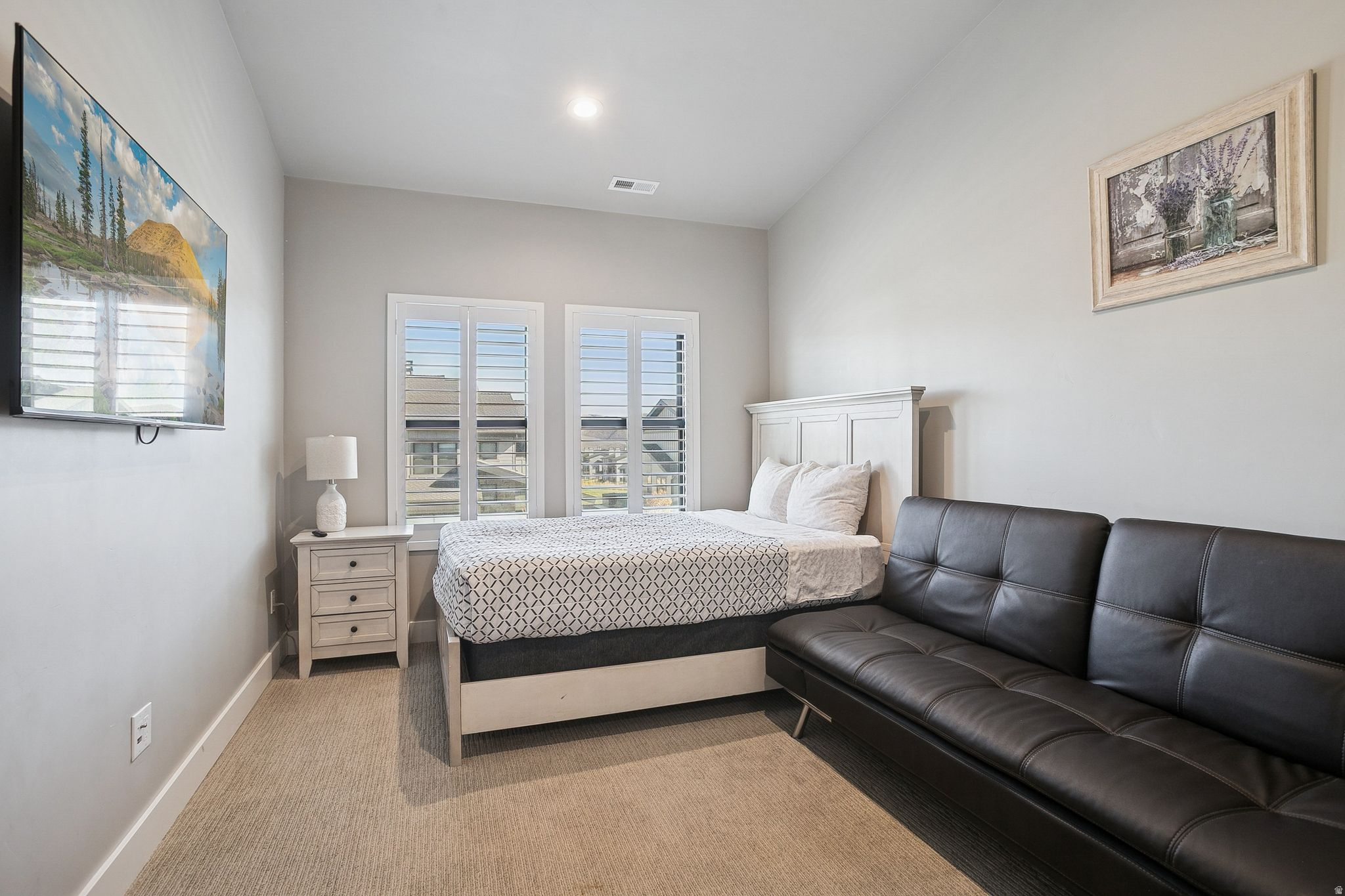 MAYFLOWER LAKESIDE - Residential