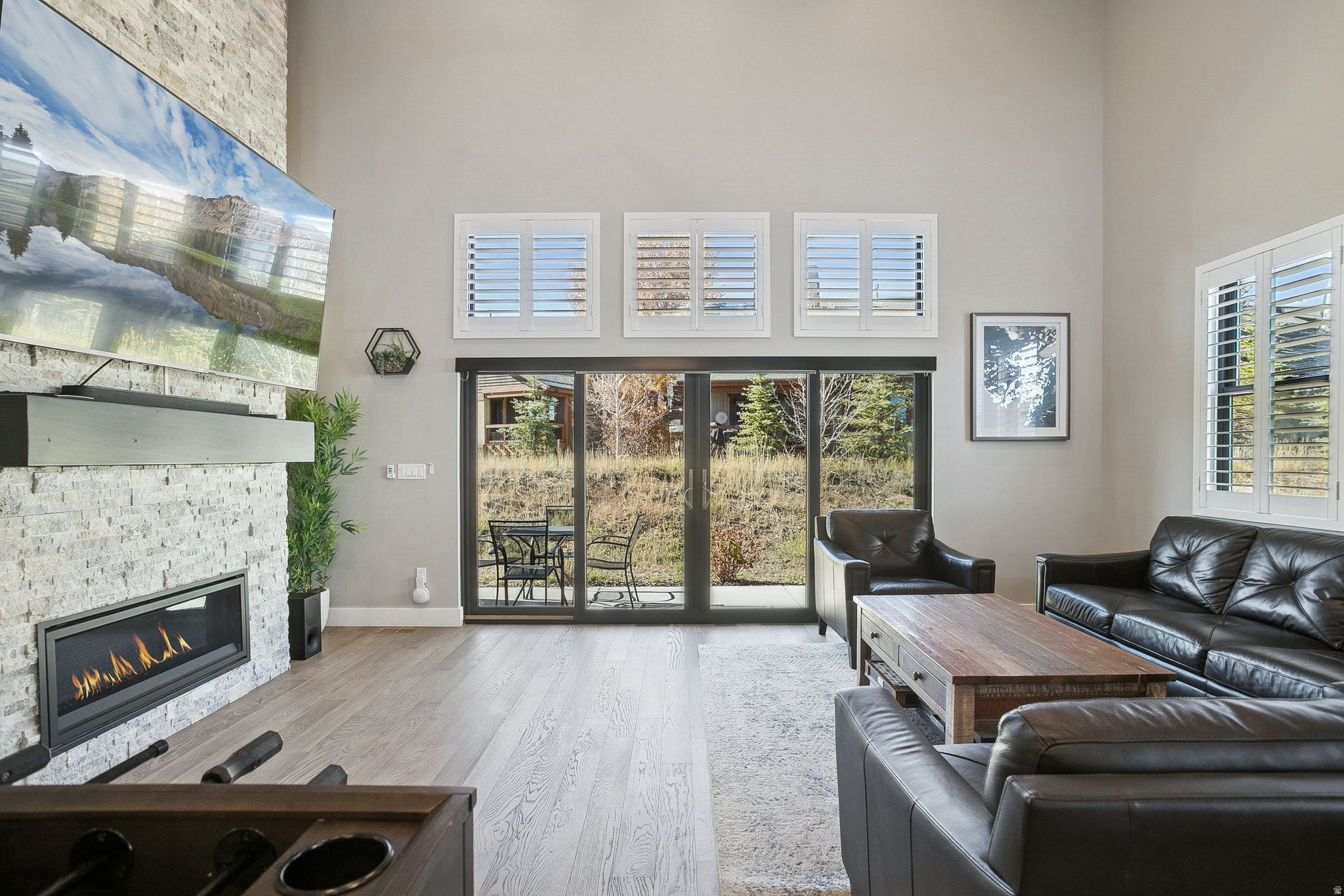 MAYFLOWER LAKESIDE - Residential