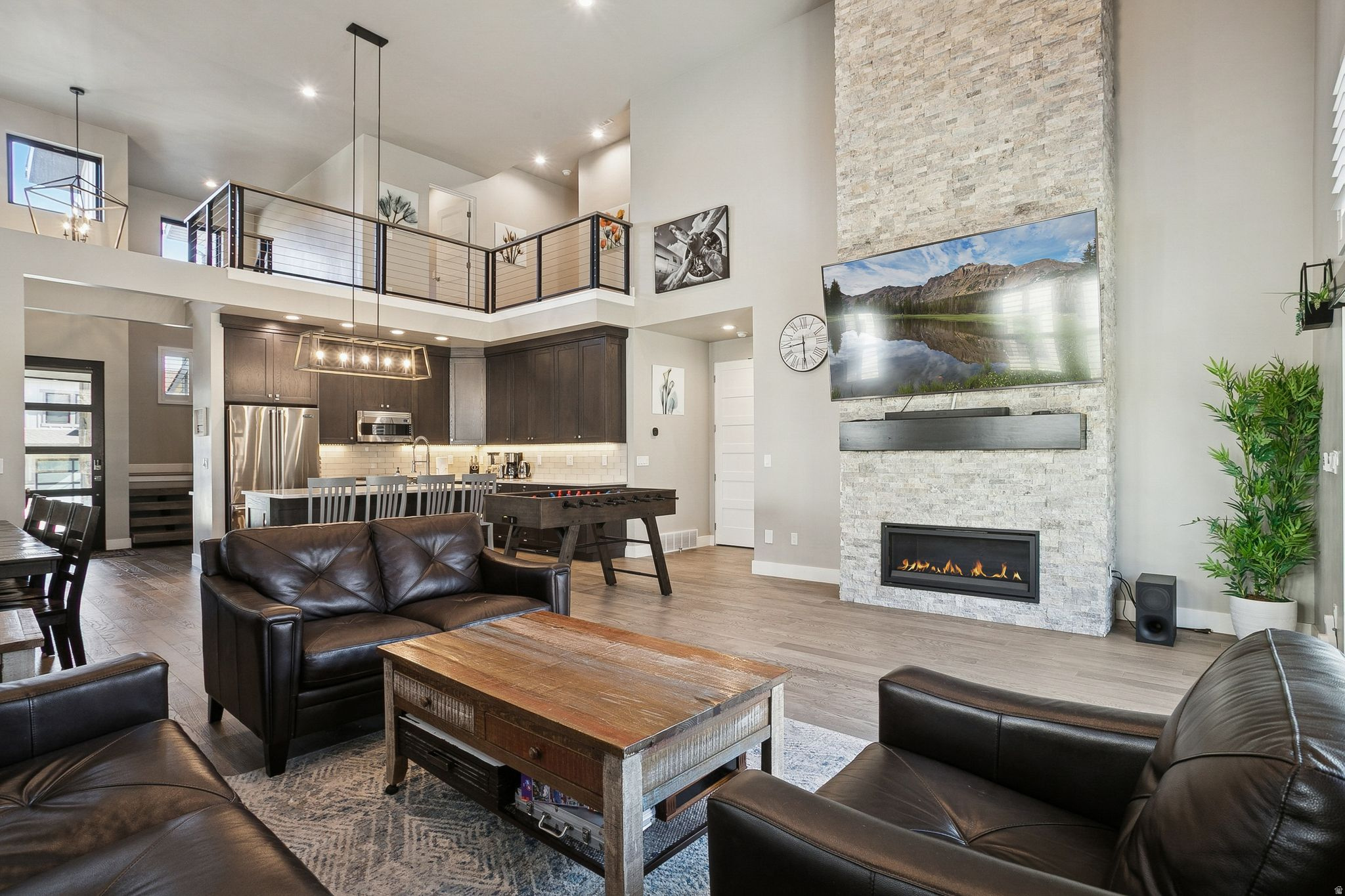 MAYFLOWER LAKESIDE - Residential