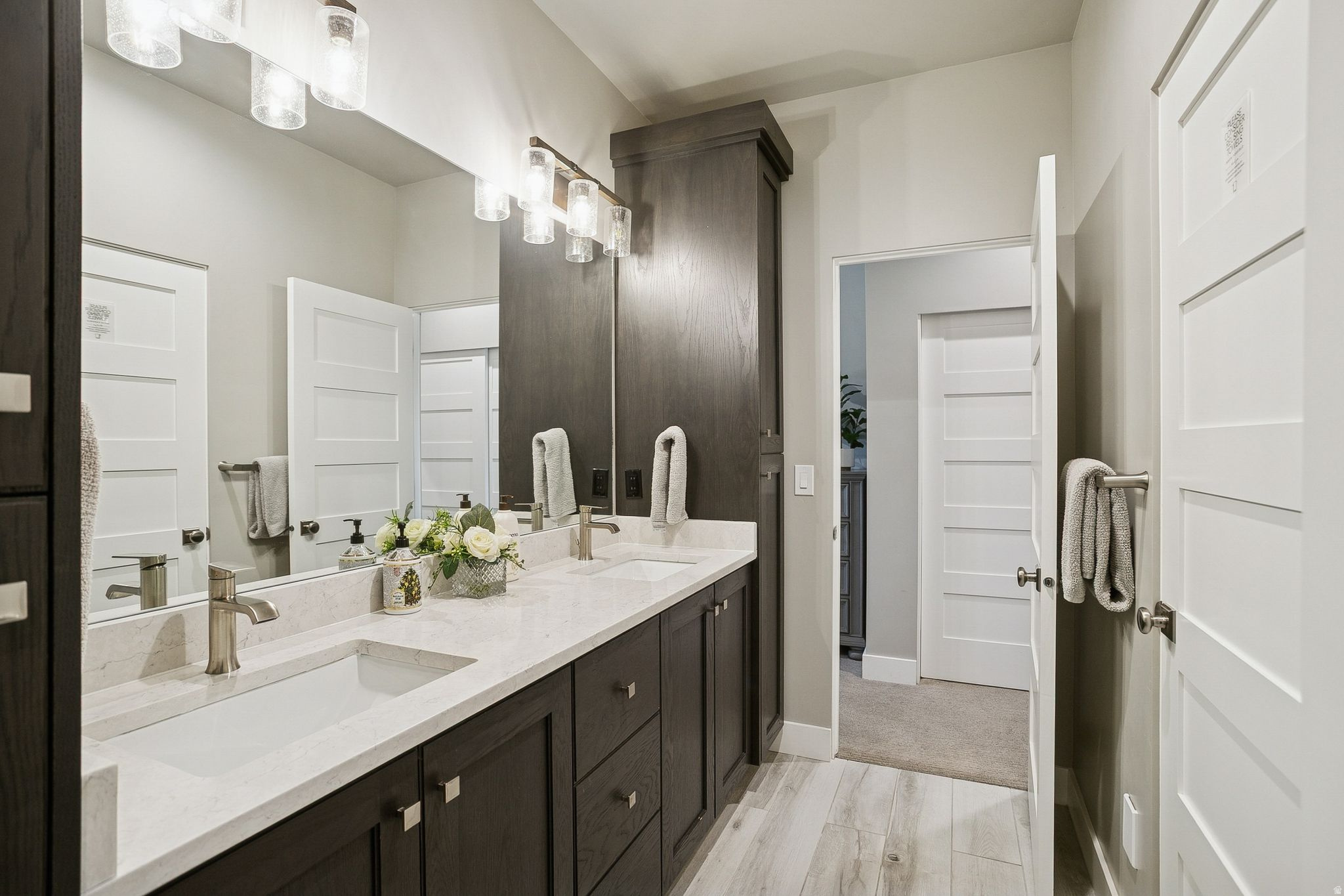 MAYFLOWER LAKESIDE - Residential