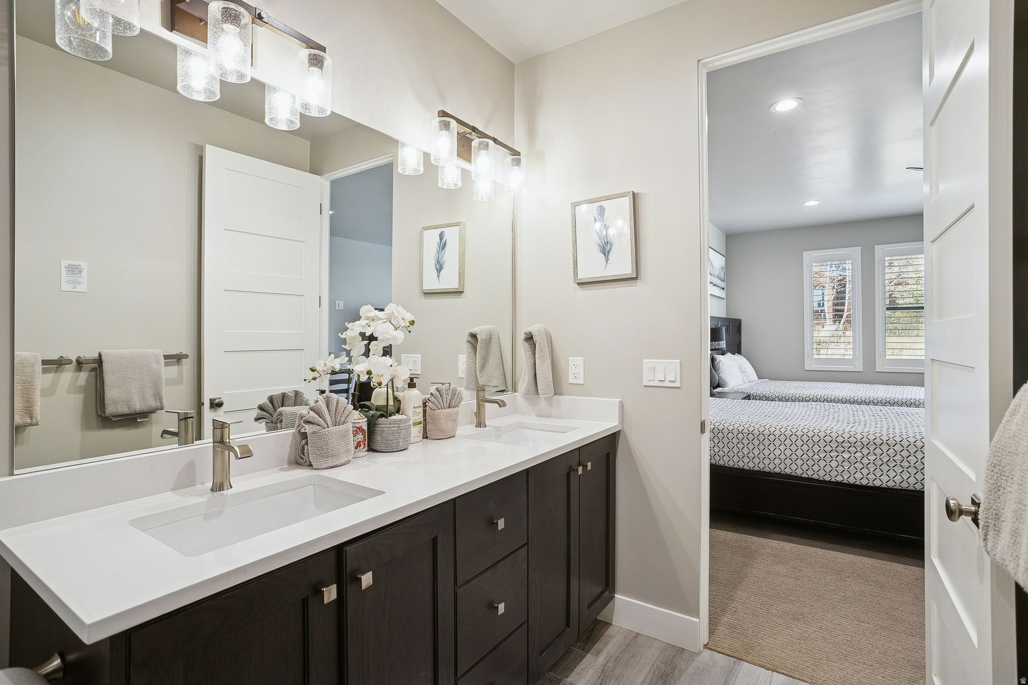 MAYFLOWER LAKESIDE - Residential