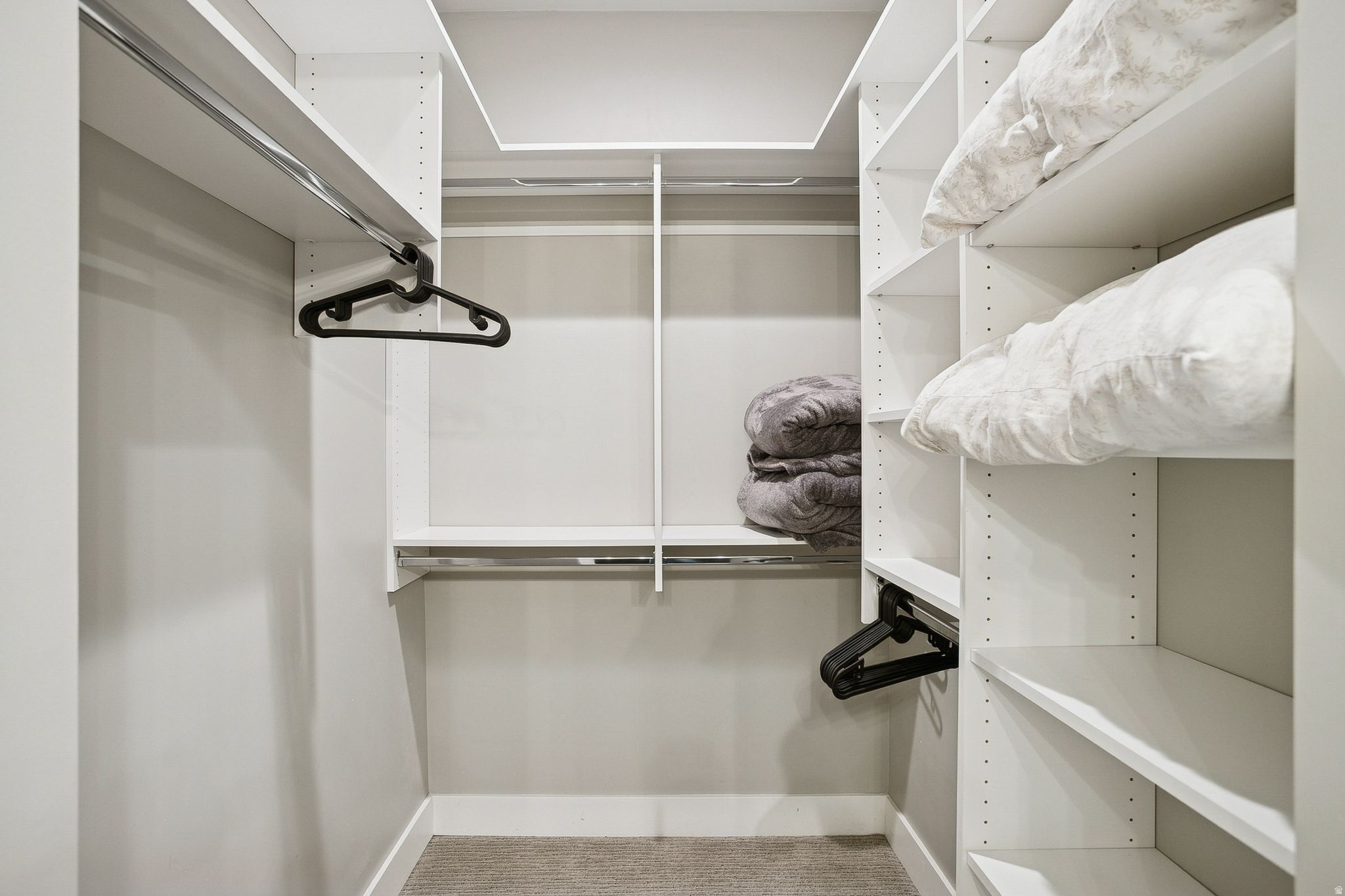 MAYFLOWER LAKESIDE - Residential