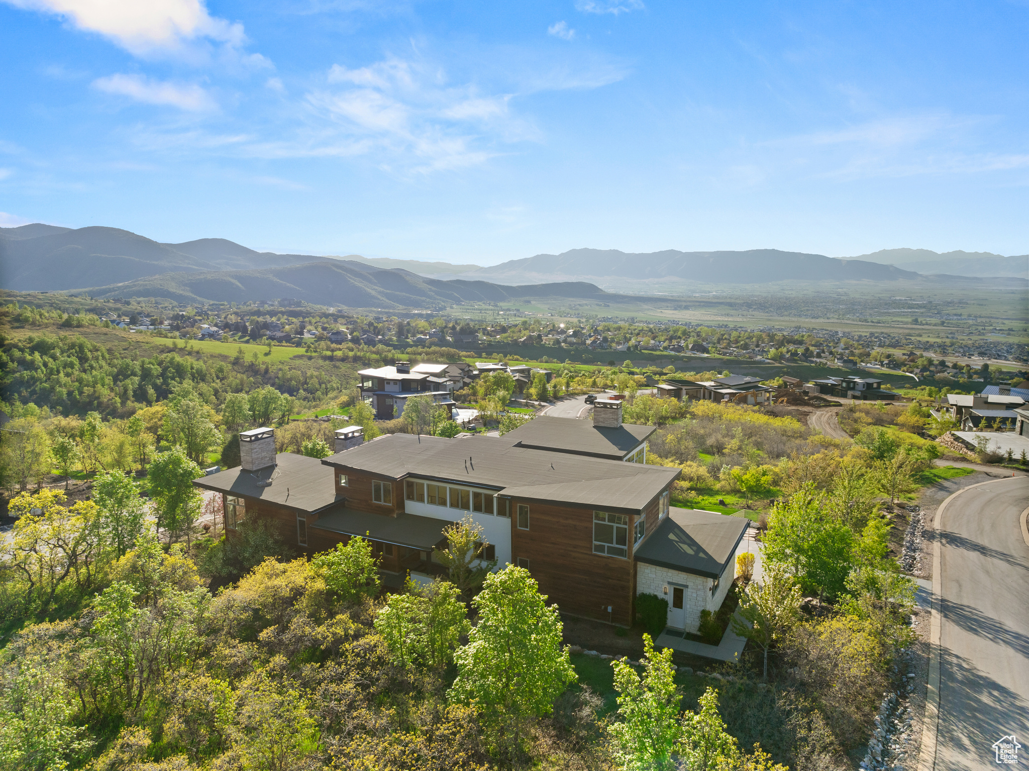 SUMMIT CREEK - Residential