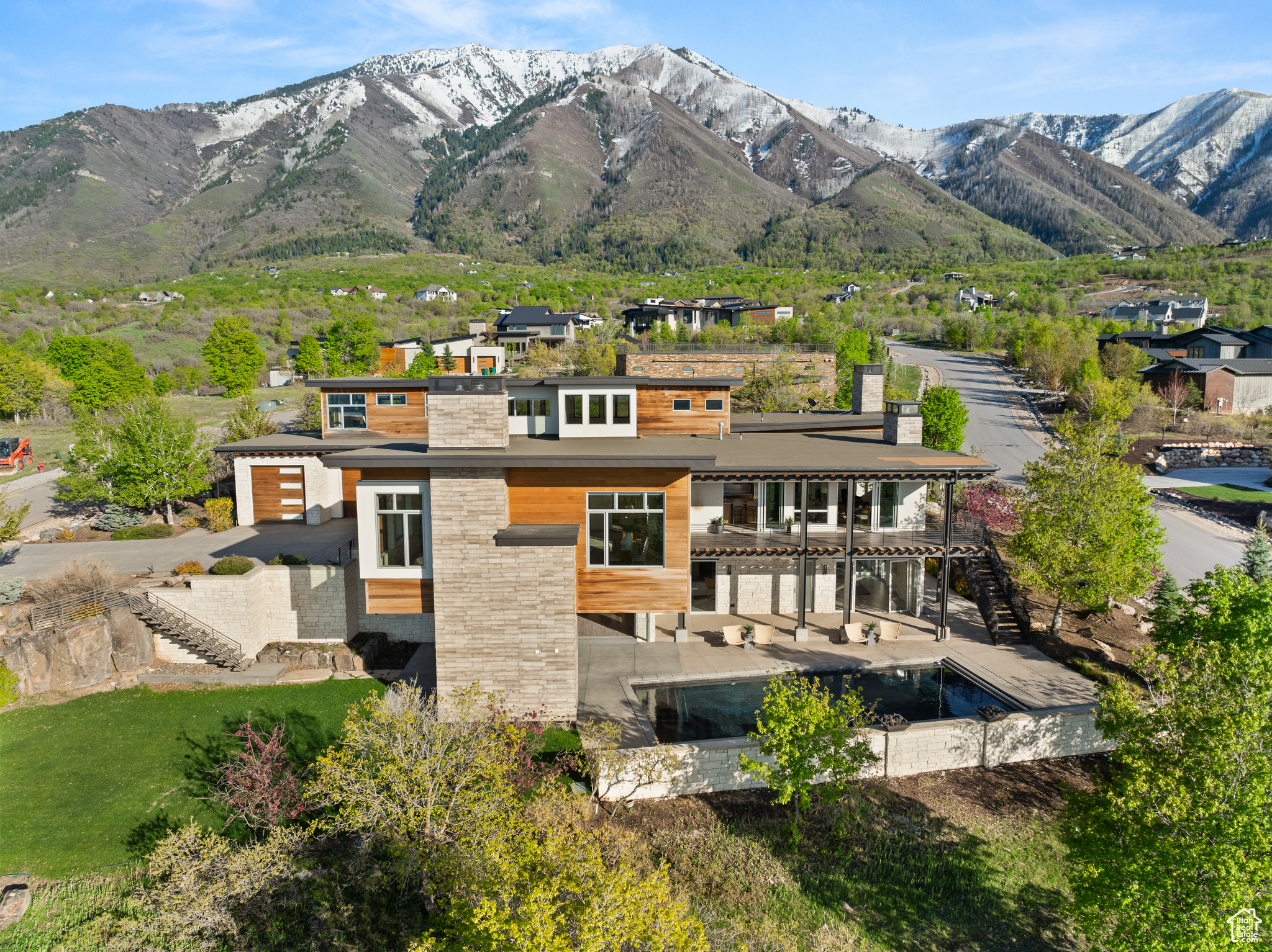 SUMMIT CREEK - Residential