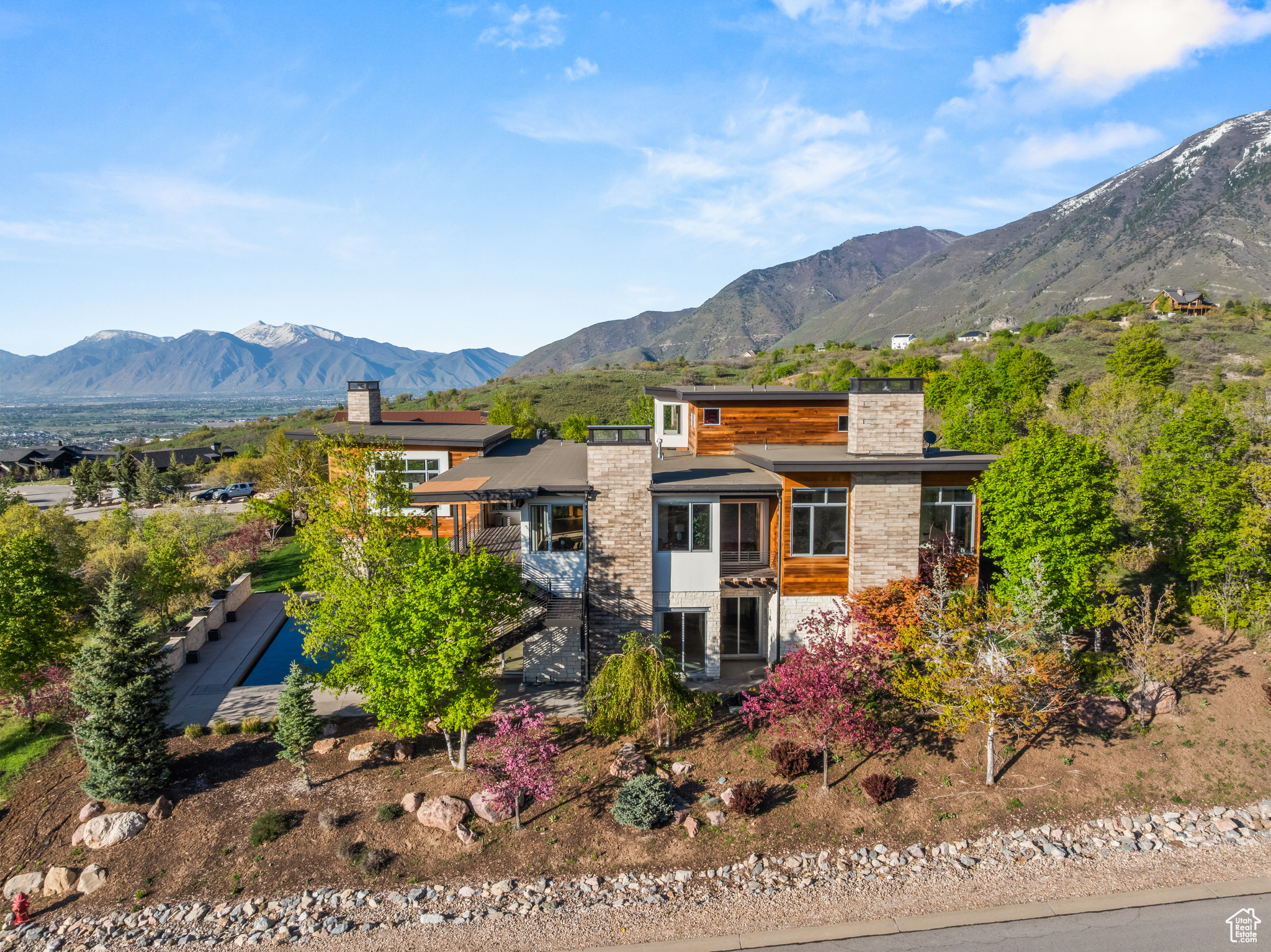 SUMMIT CREEK - Residential