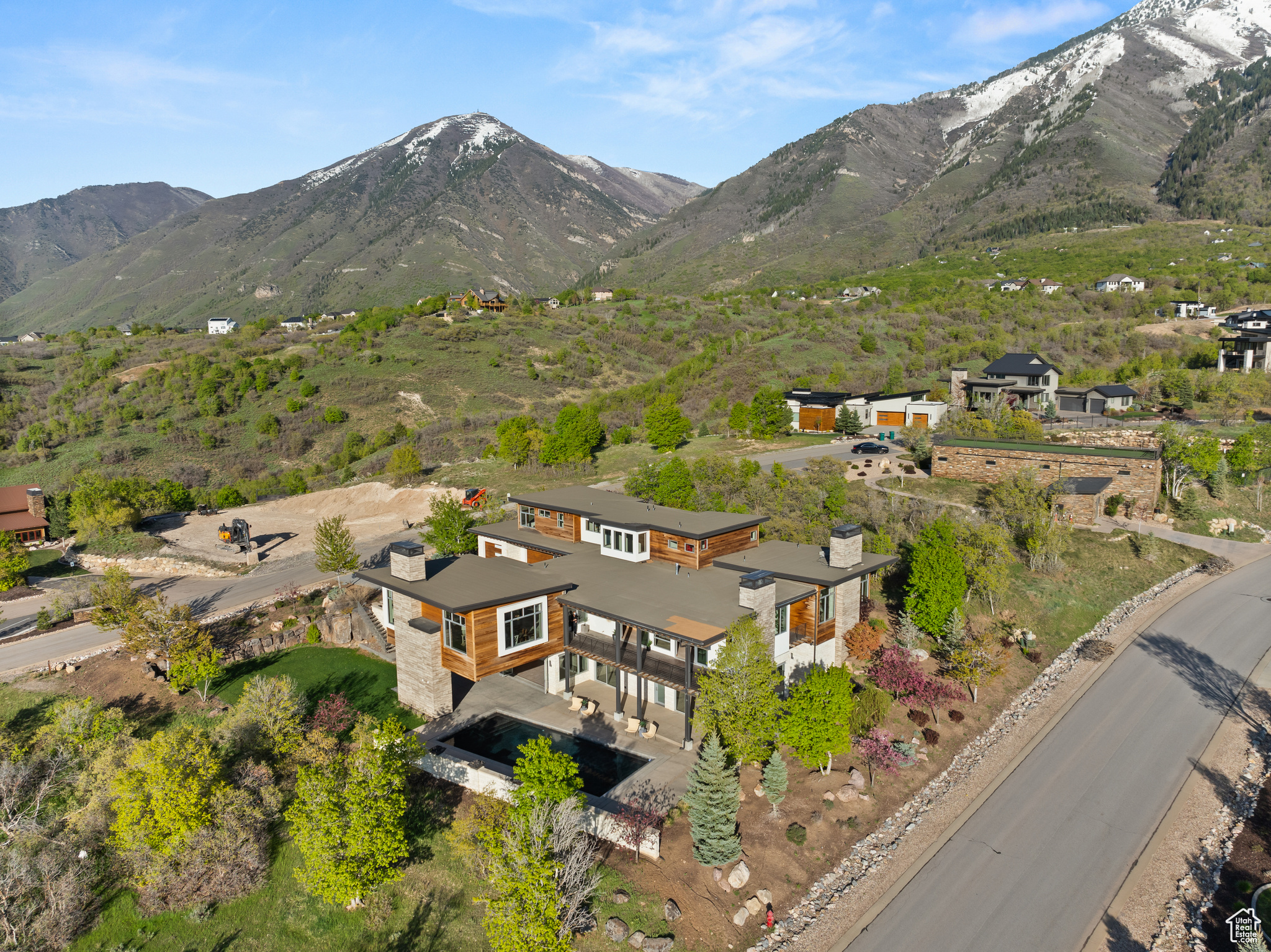 SUMMIT CREEK - Residential