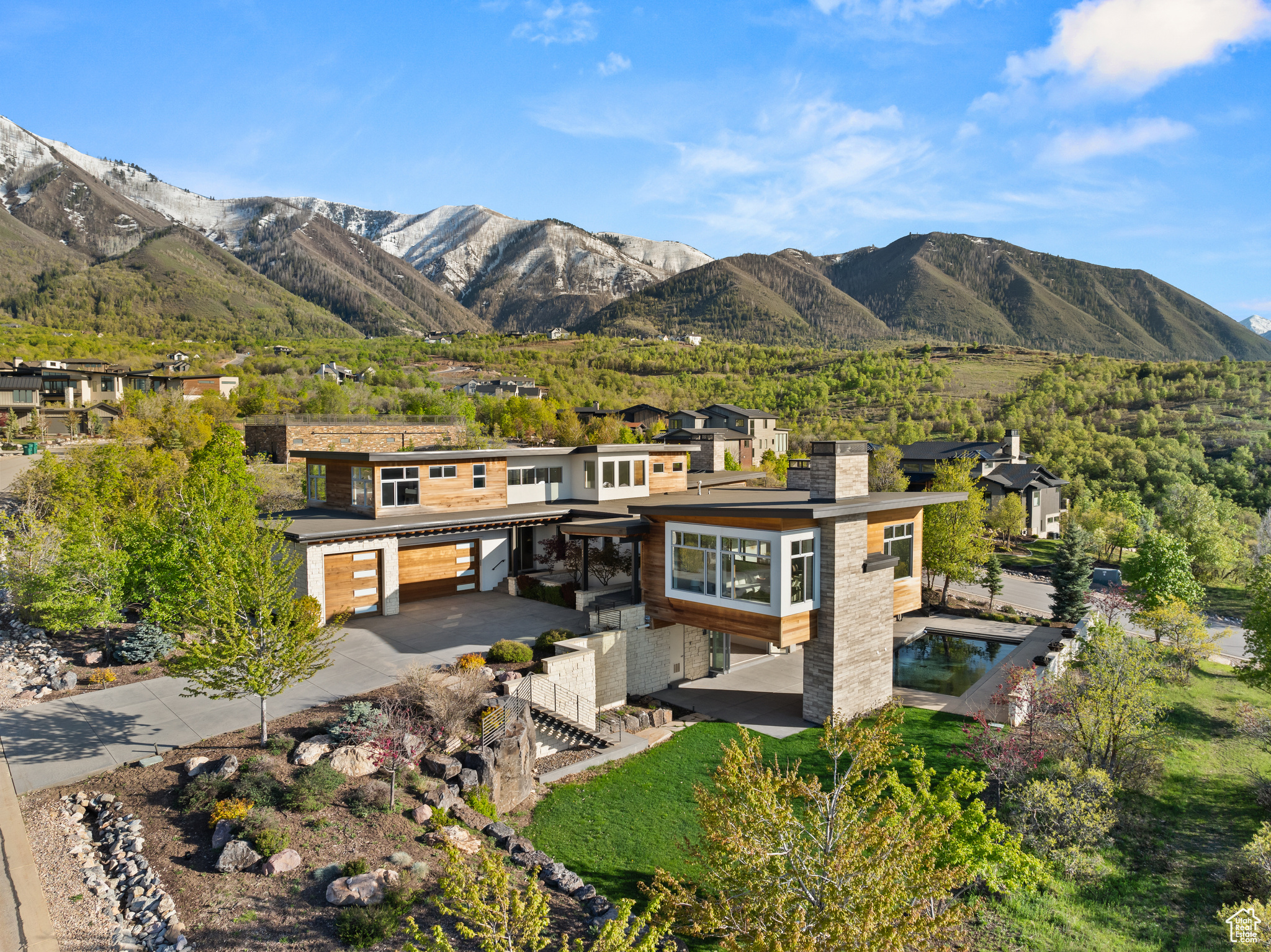 SUMMIT CREEK - Residential