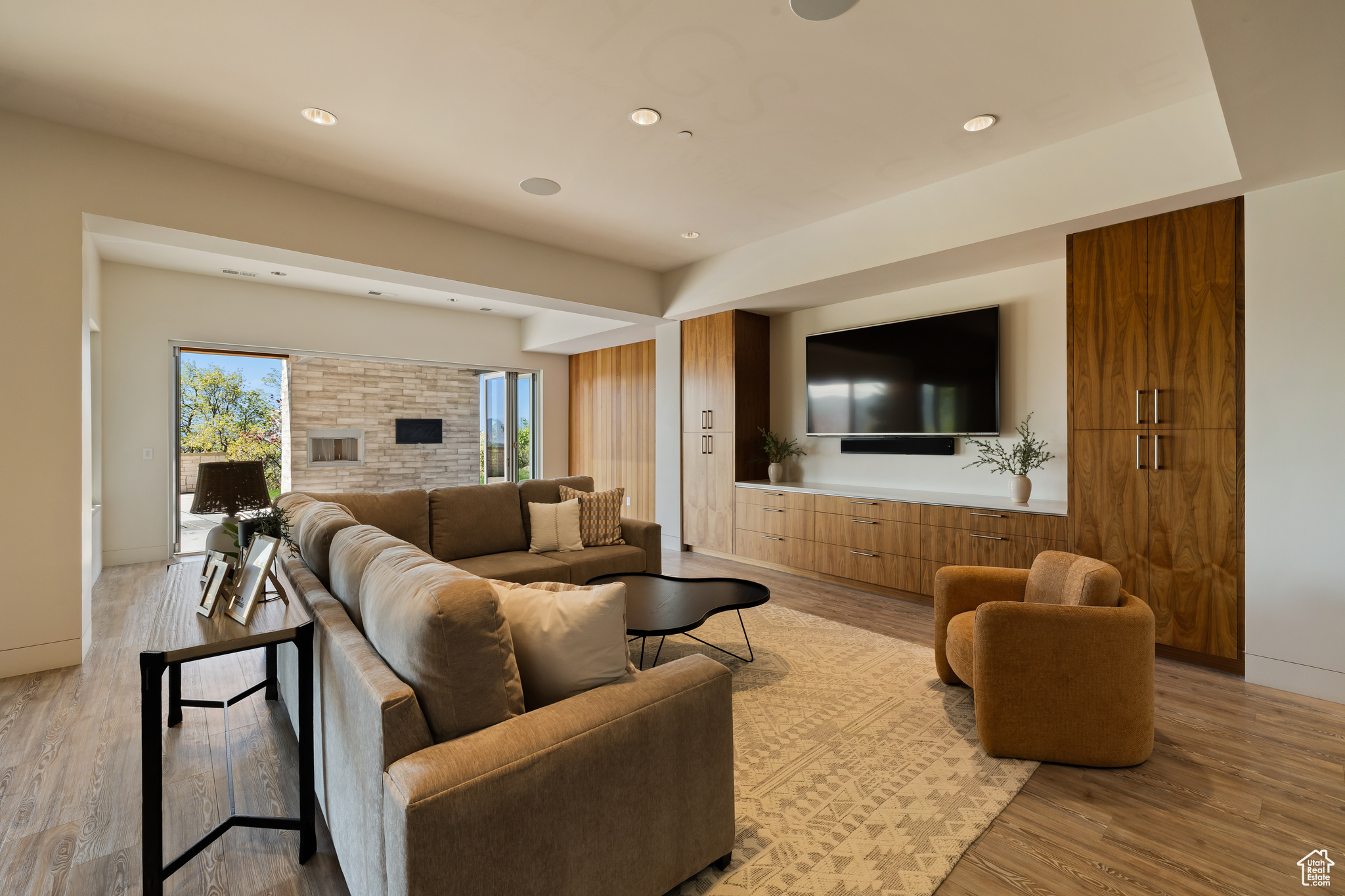 SUMMIT CREEK - Residential