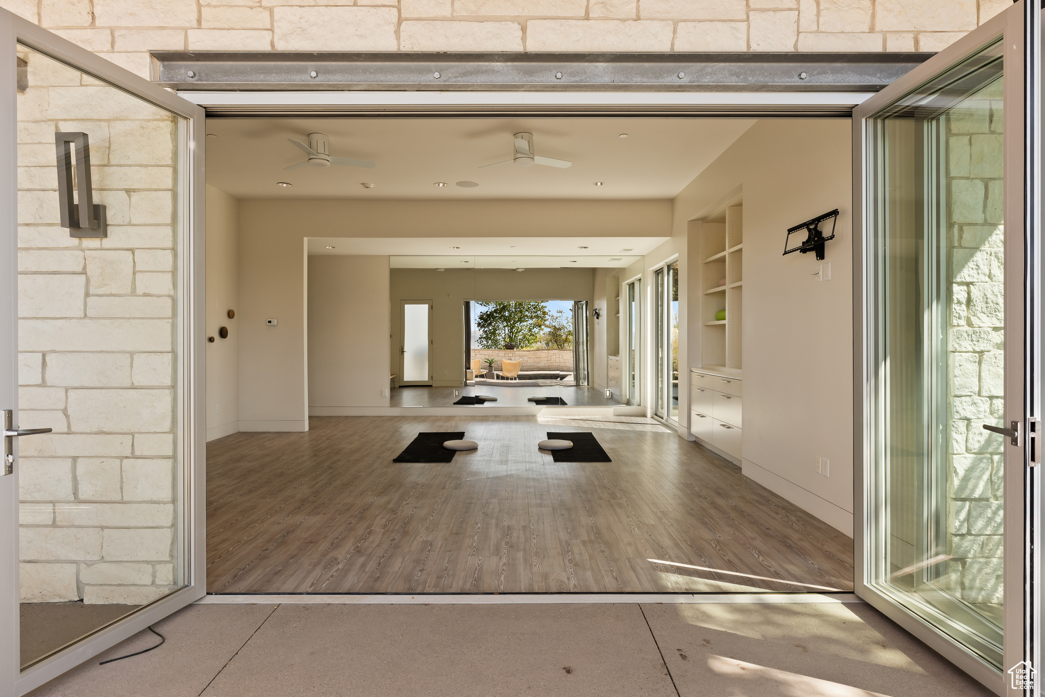 SUMMIT CREEK - Residential