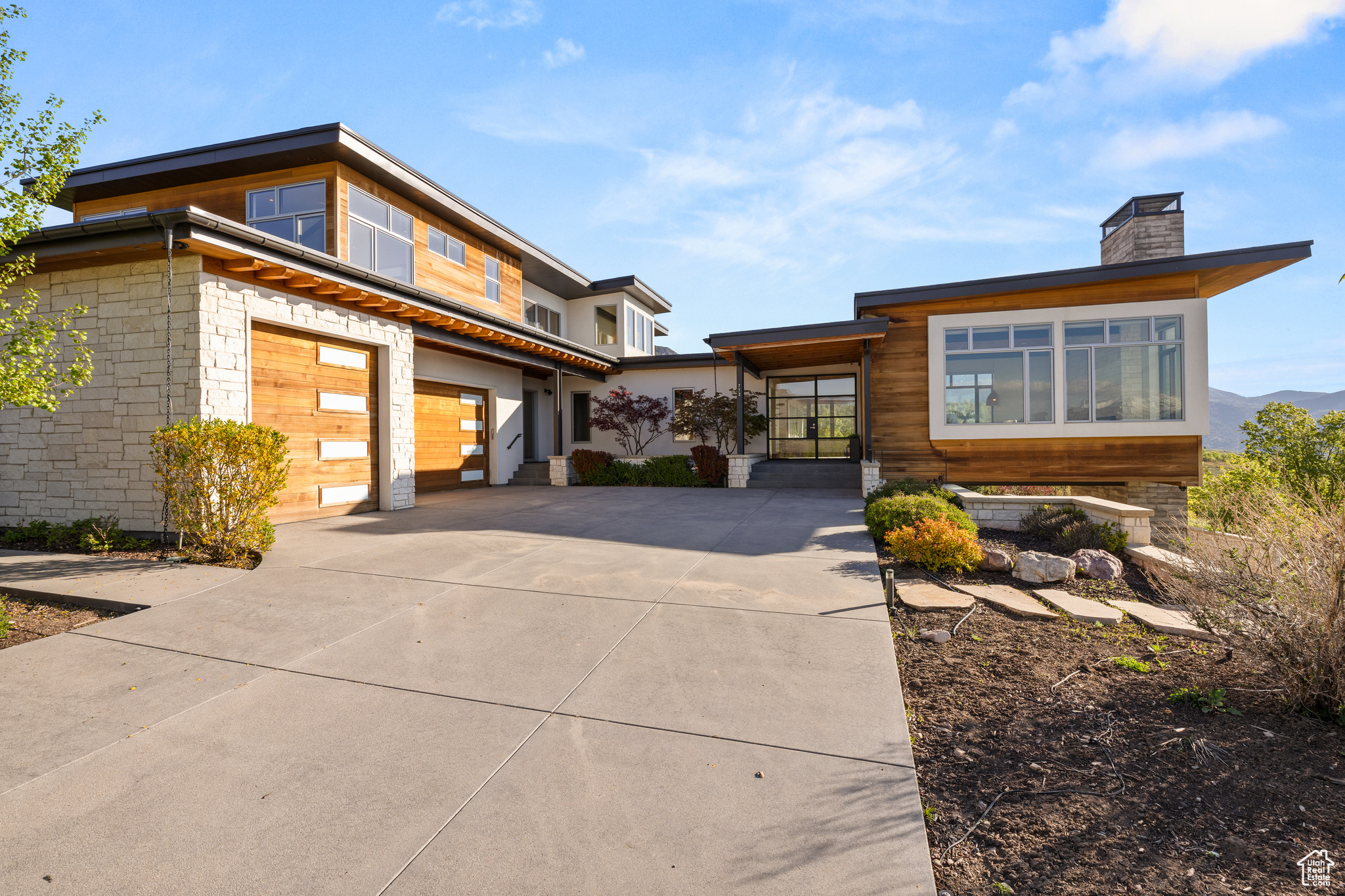 SUMMIT CREEK - Residential