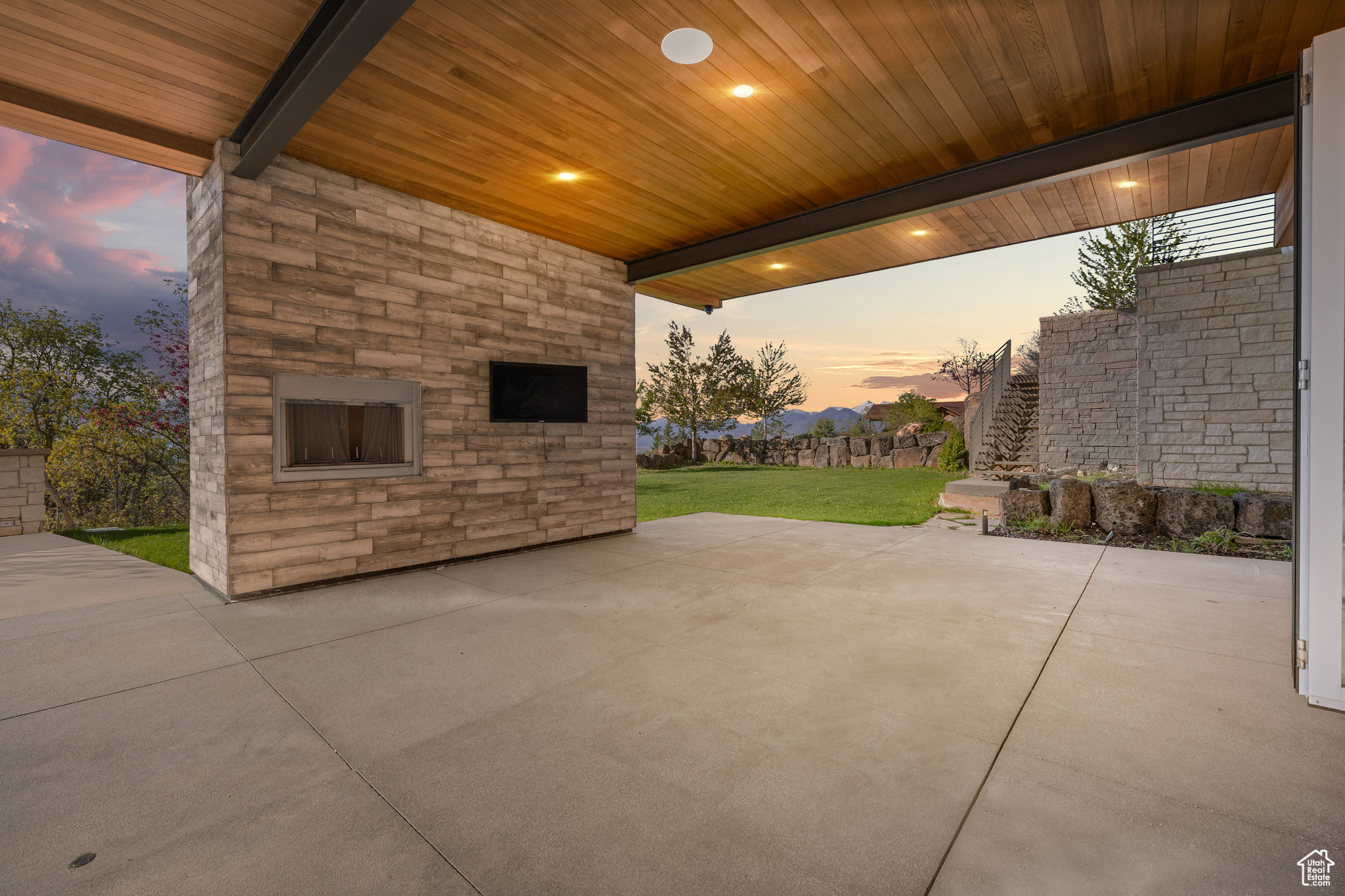 SUMMIT CREEK - Residential