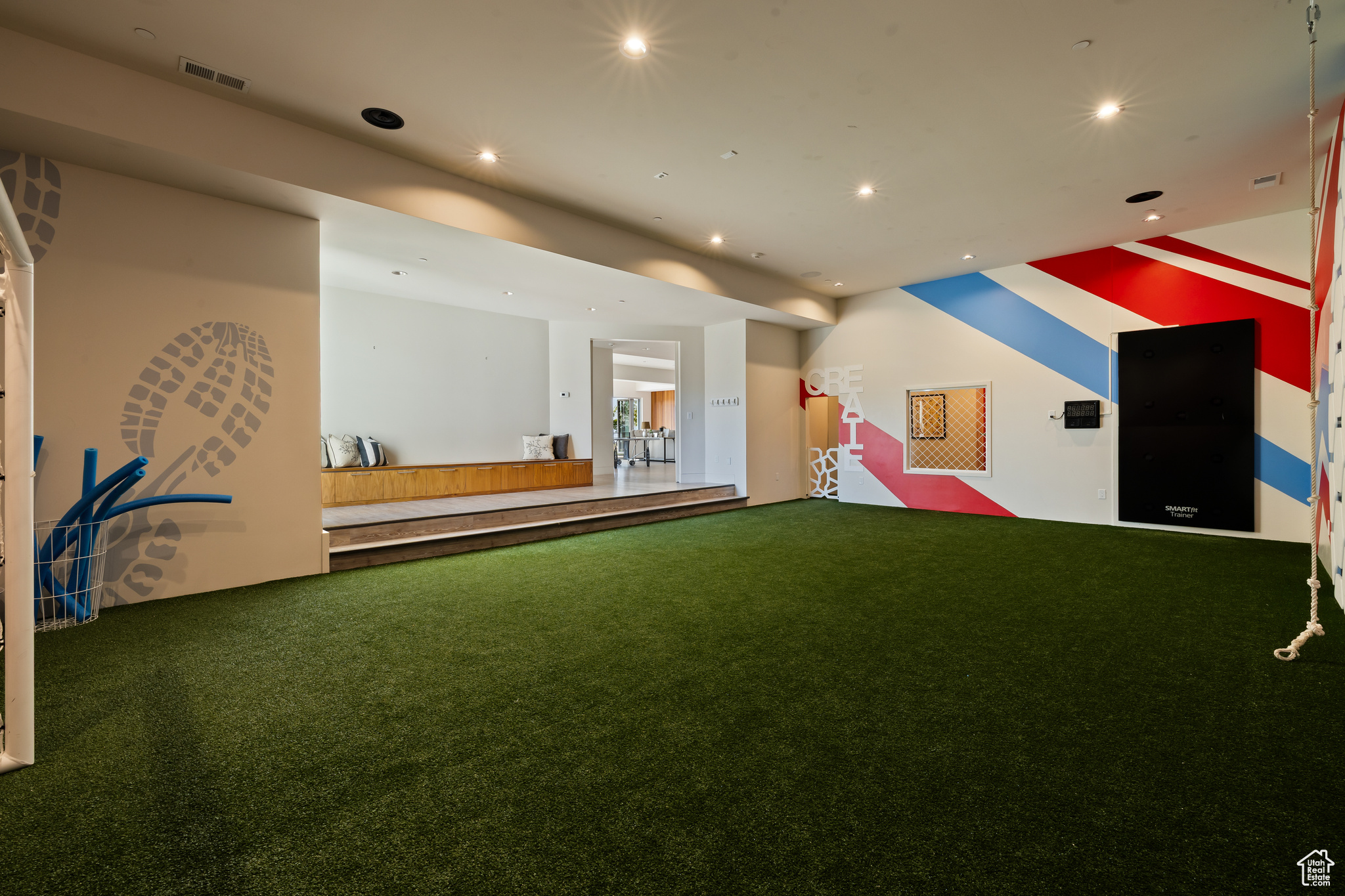 SUMMIT CREEK - Residential