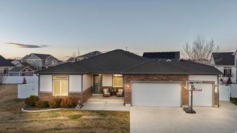 Photo of 1168 W TIVOLI WAY, Syracuse, UT 84075 (MLS # 2138711)