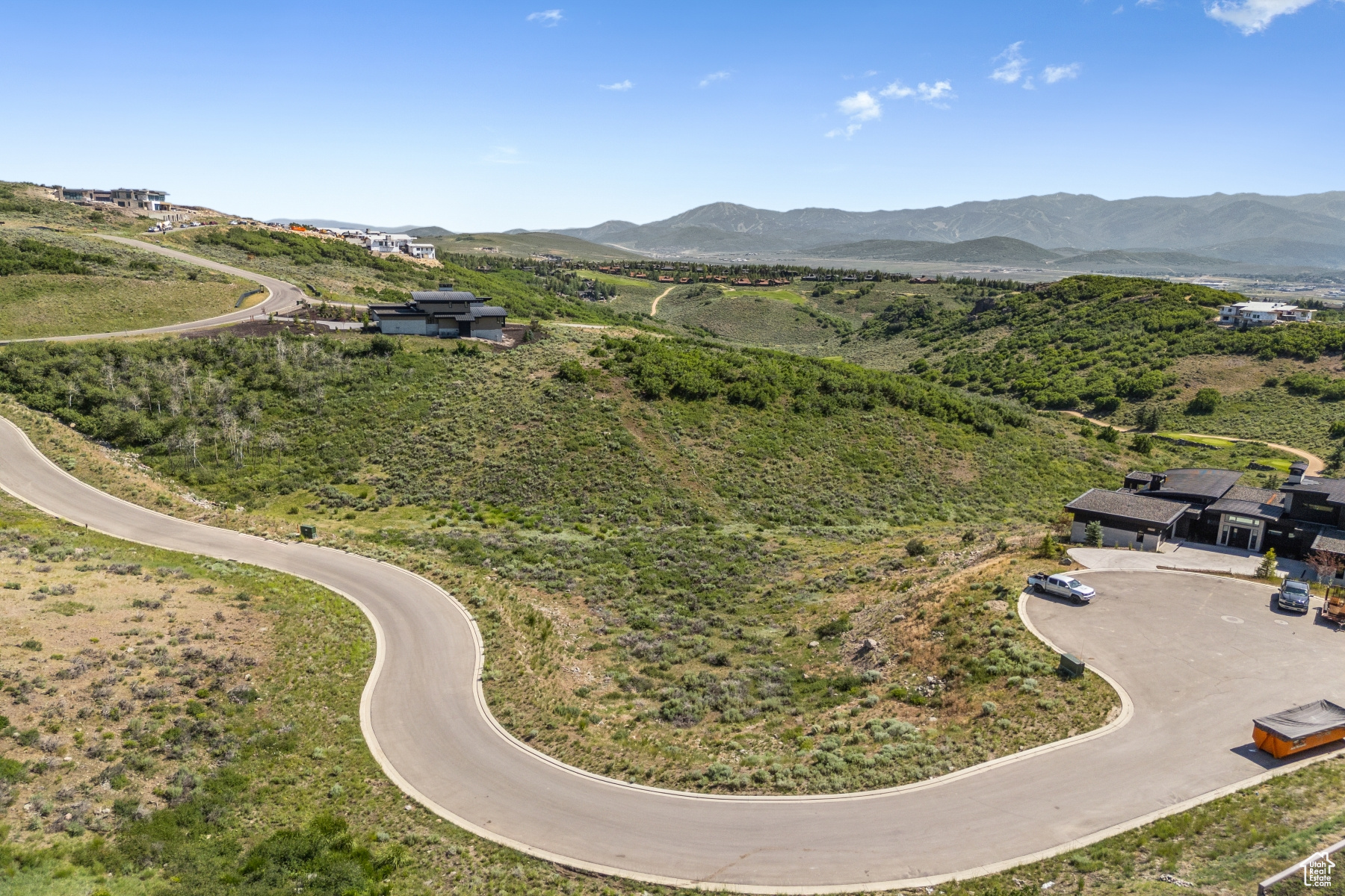 PINNACLE PORTFOLIO - Land