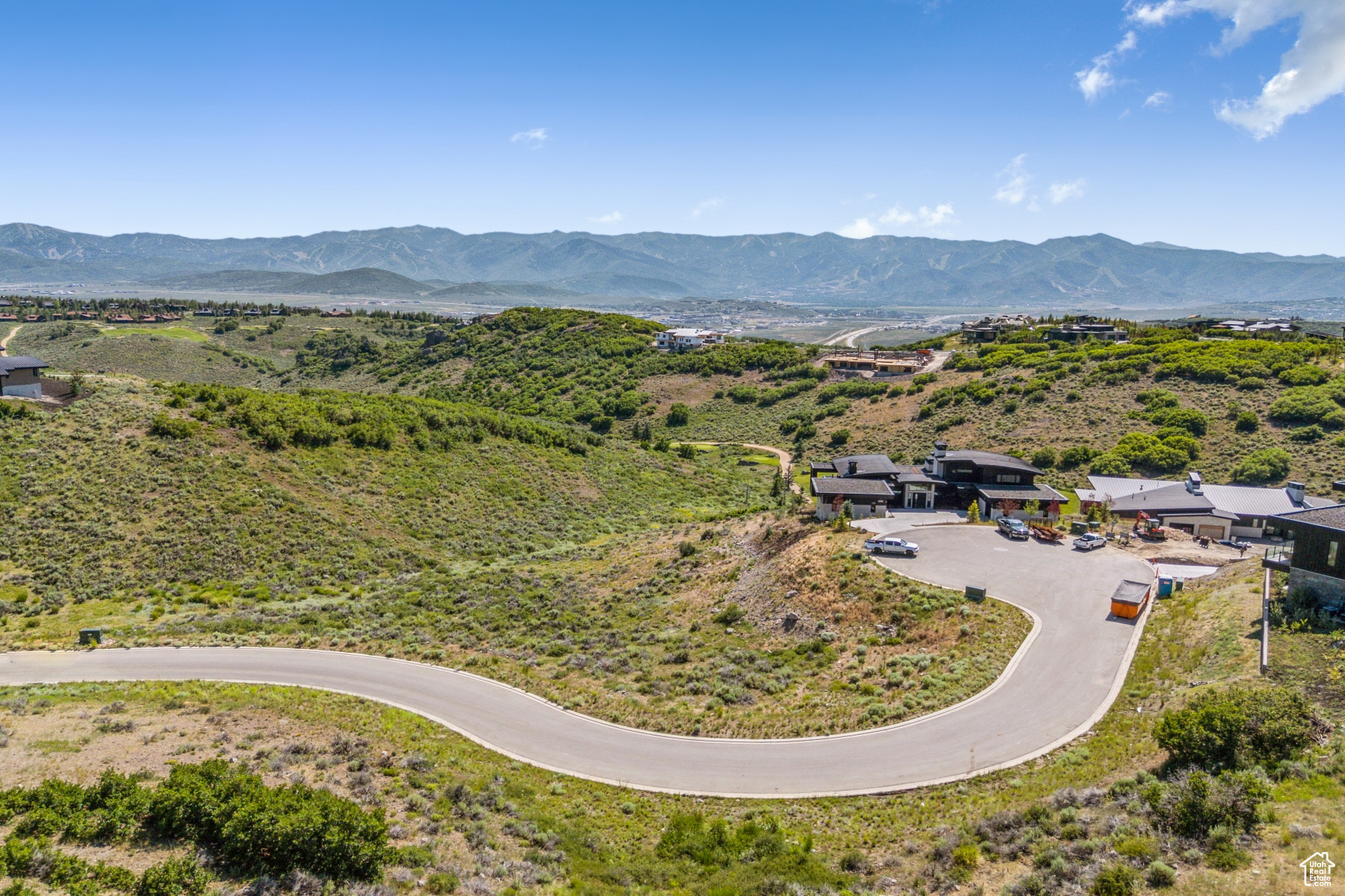 PINNACLE PORTFOLIO - Land