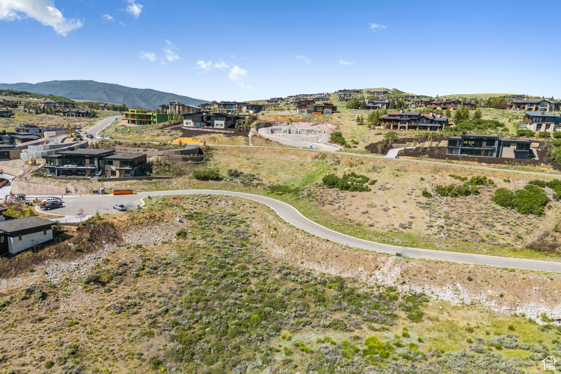 PINNACLE PORTFOLIO - Land