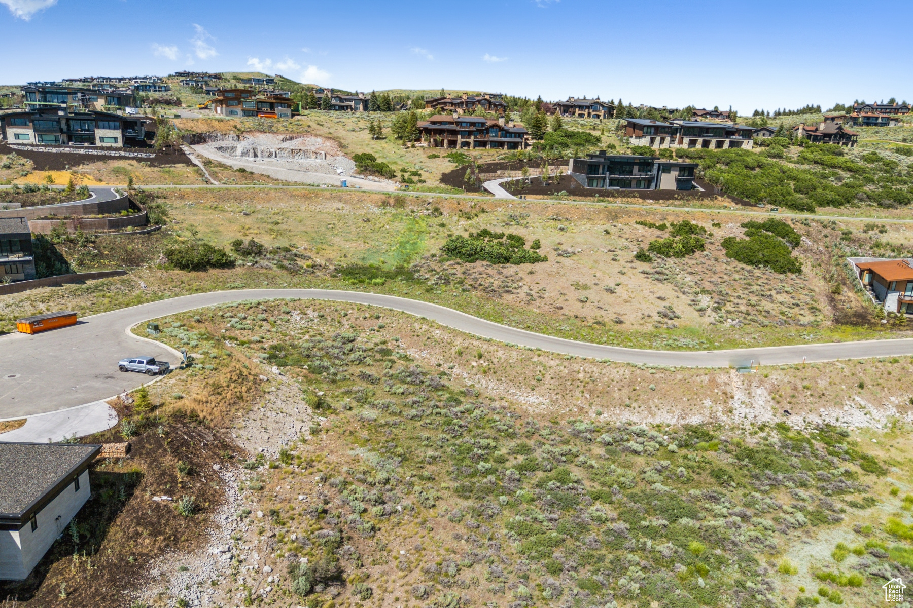 PINNACLE PORTFOLIO - Land