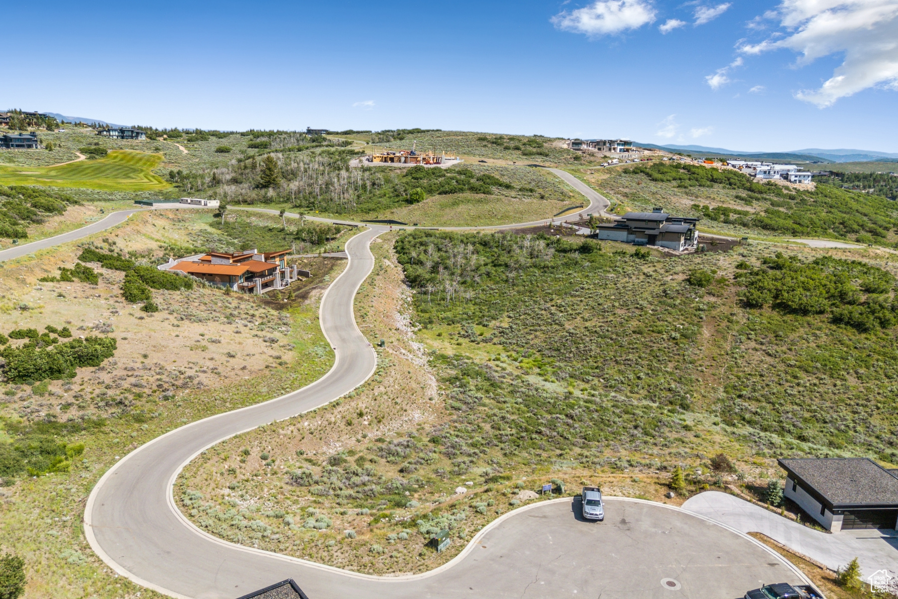 PINNACLE PORTFOLIO - Land