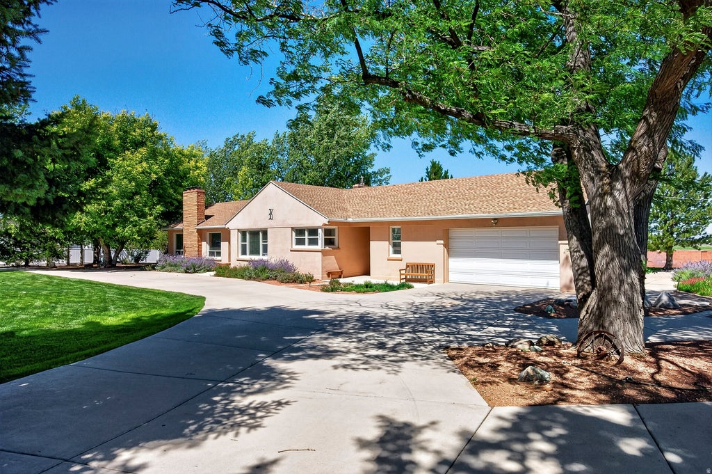 Photo of 303 E 3810 N, Enoch, UT 84721 (MLS # 2184644)