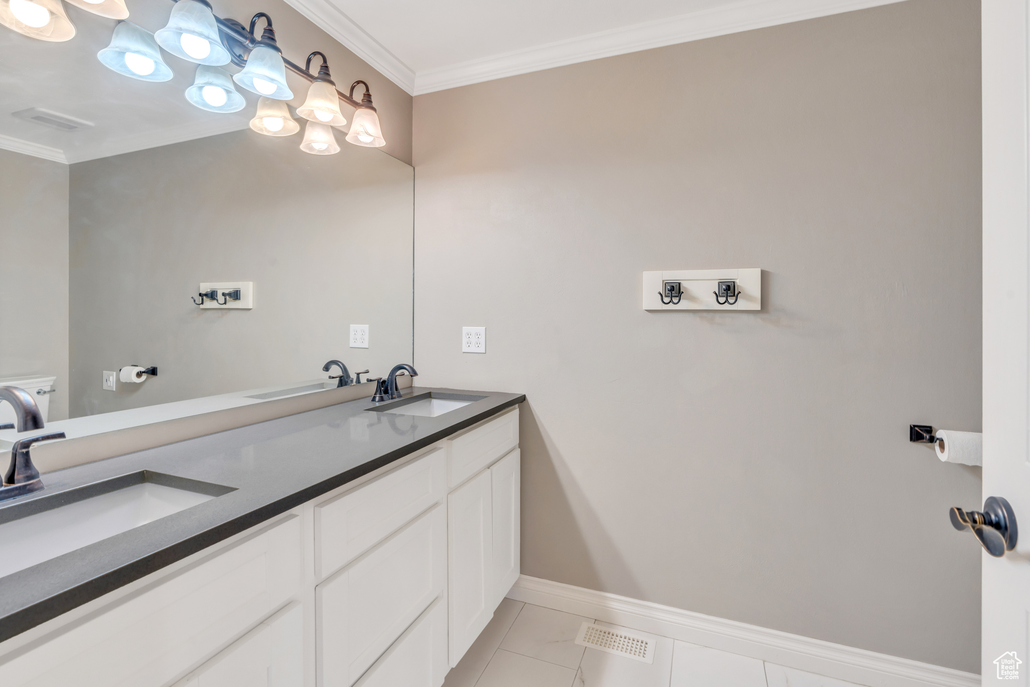 Orem, Utah 84057, United States, 5 Bedrooms Bedrooms, ,2 BathroomsBathrooms,Residential,Pending,30575