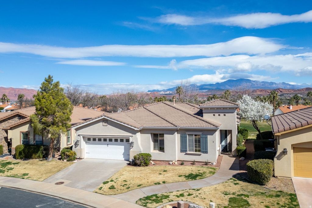 Photo of 2240 W SUNBROOK DR #9, Saint George, UT 84770 (MLS # 2142748)