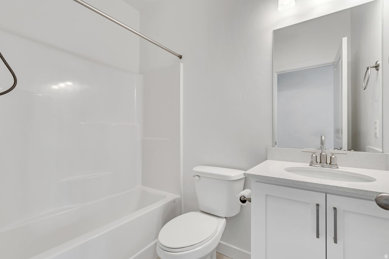 LAKESHORE LANDING - Residential