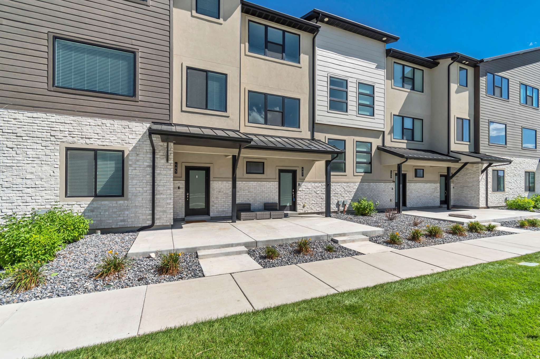 LAKESHORE LANDING - Residential