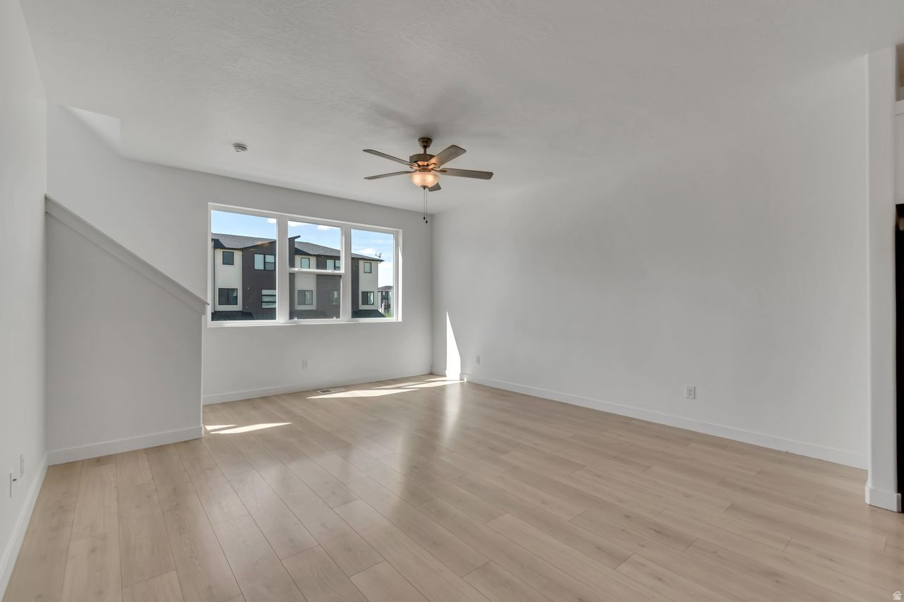 LAKESHORE LANDING - Residential