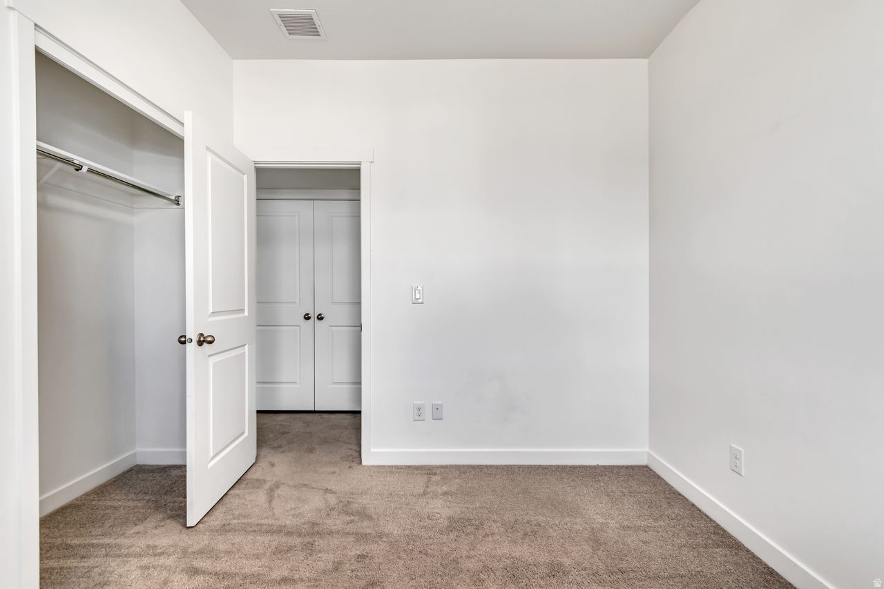 LAKESHORE LANDING - Residential