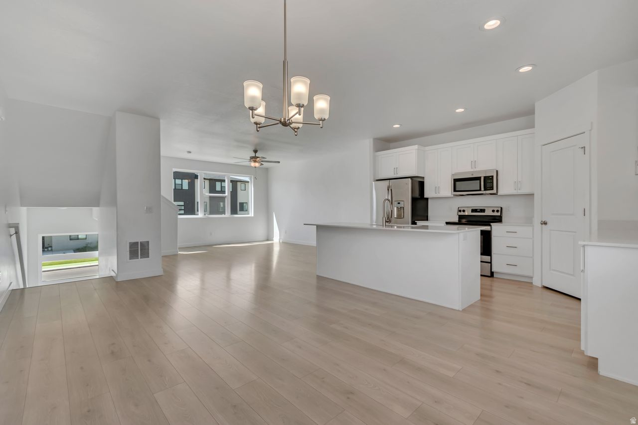 LAKESHORE LANDING - Residential